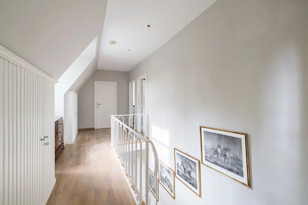 OPTIE - Lipszyc villa gerenoveerd op een privédomein van 7 ha