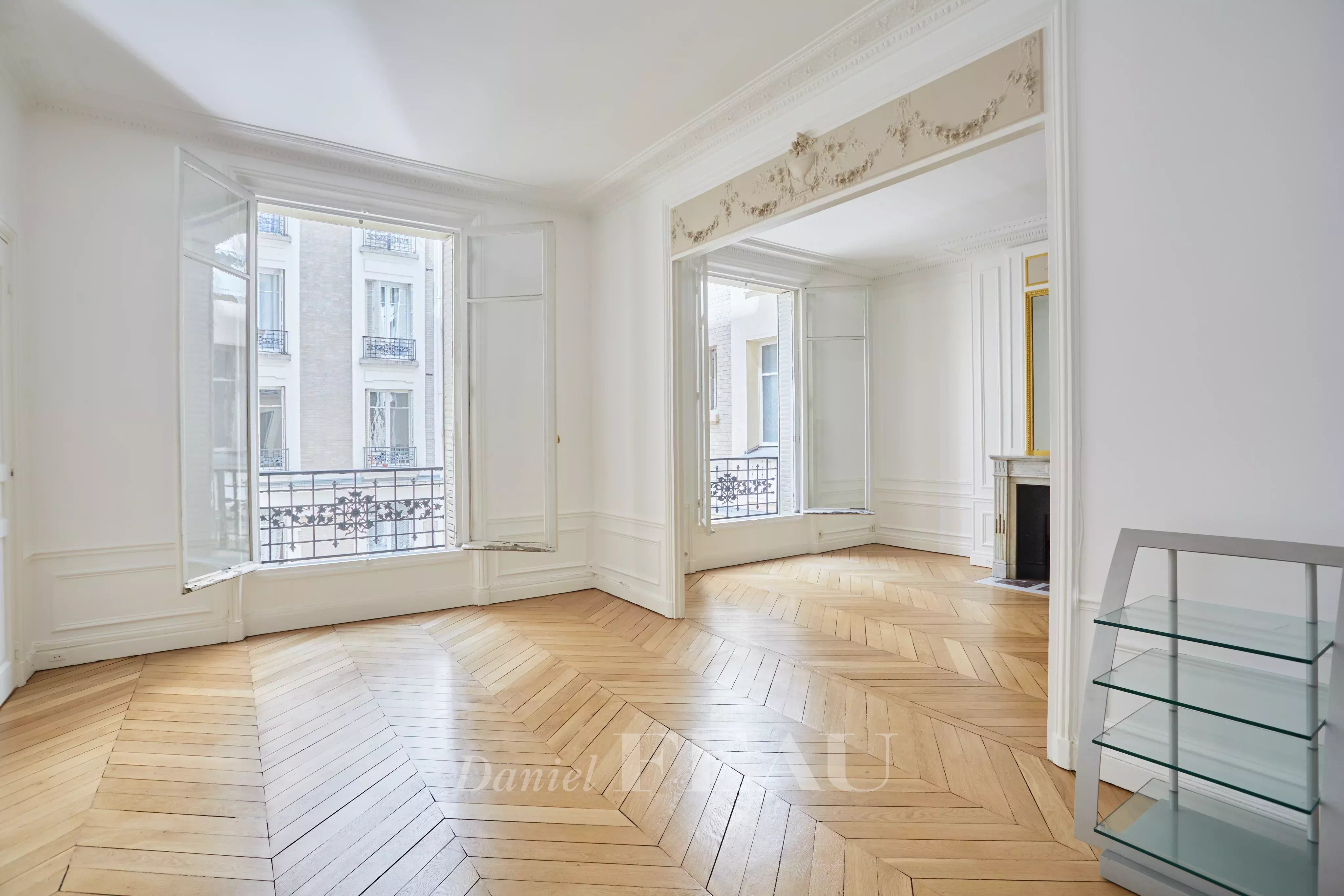 Sale Apartment Paris 17th
