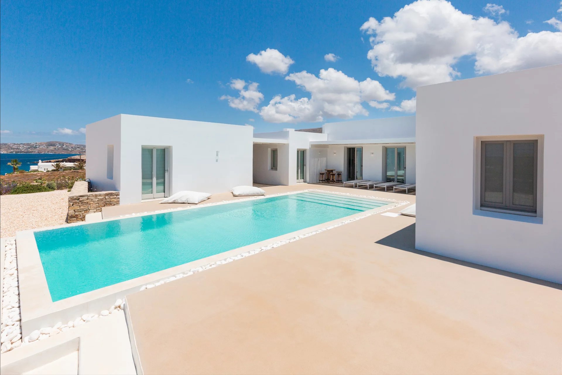 Agence immobilière de PARIS - LONDON - PAROS