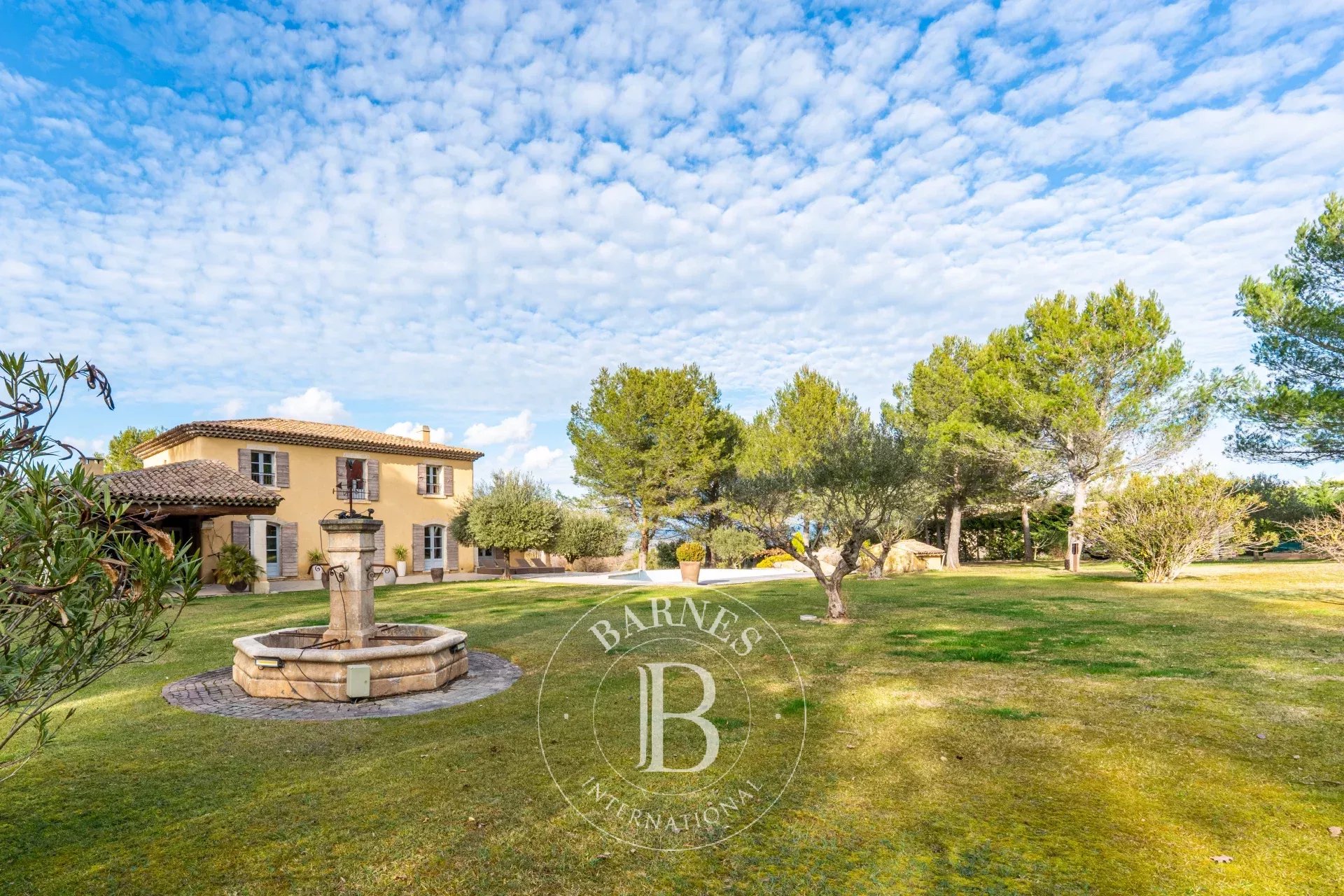 AIX-EN-PROVENCE NORTH - BASTIDE 250 SQM - 4 BEDROOMS - OFFICE - GARAGE - 6800 SQM GARDEN - SWIMMING POOL - picture 17
