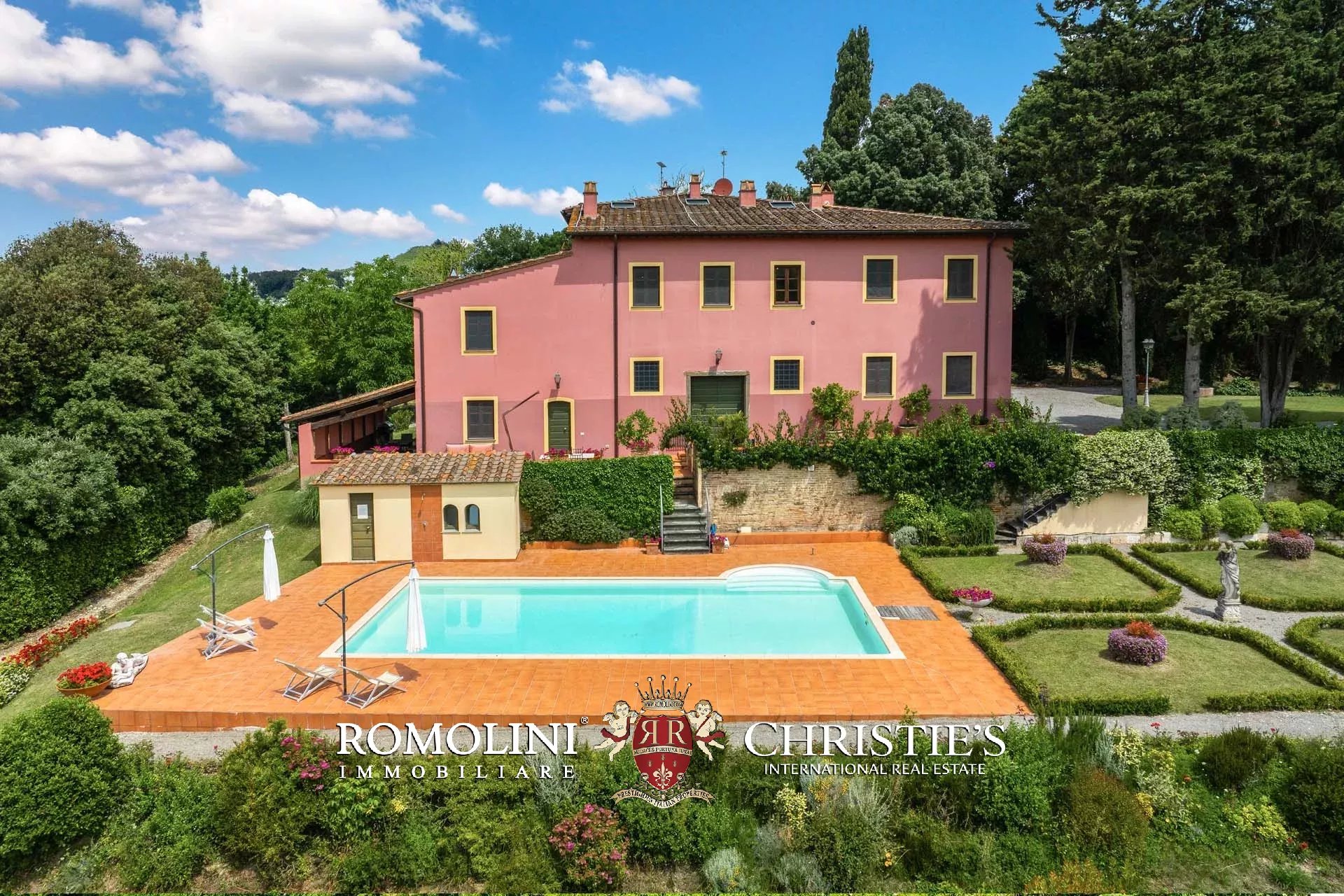 37 Bedroom Villa/Townhouse's Image 6