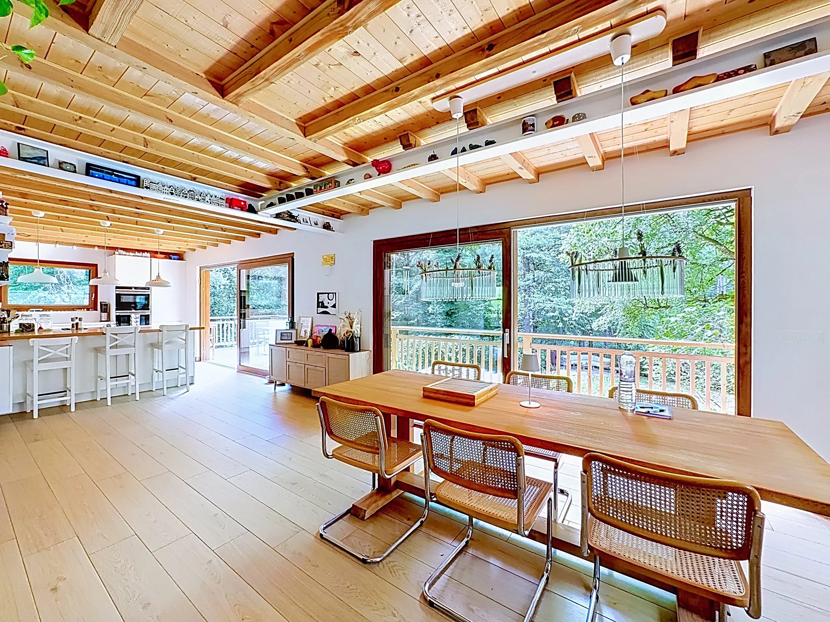 Magnifique villa rénovée avec jardin paysager
