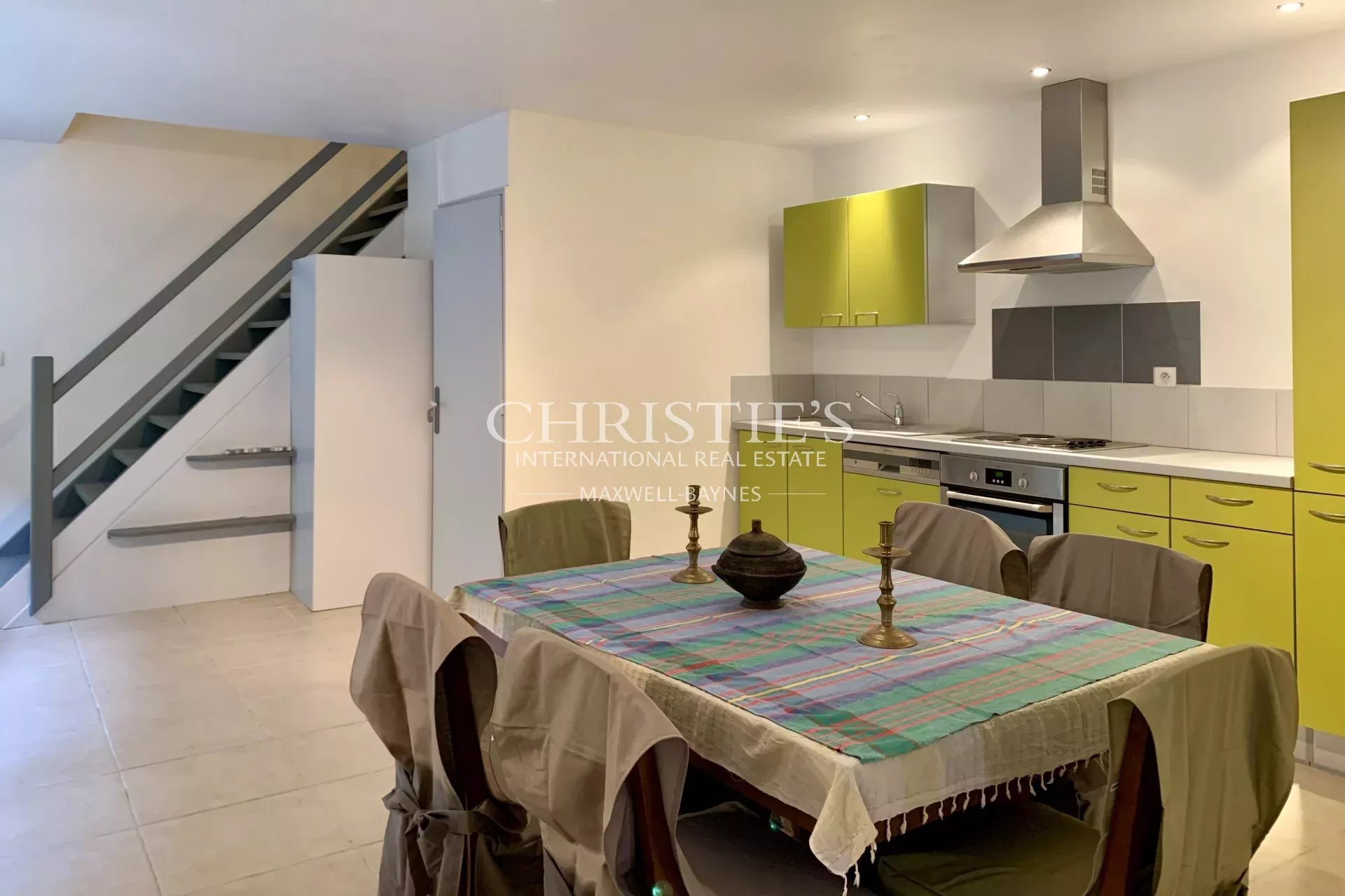 7 Bedroom Villa/Townhouse's Image 51