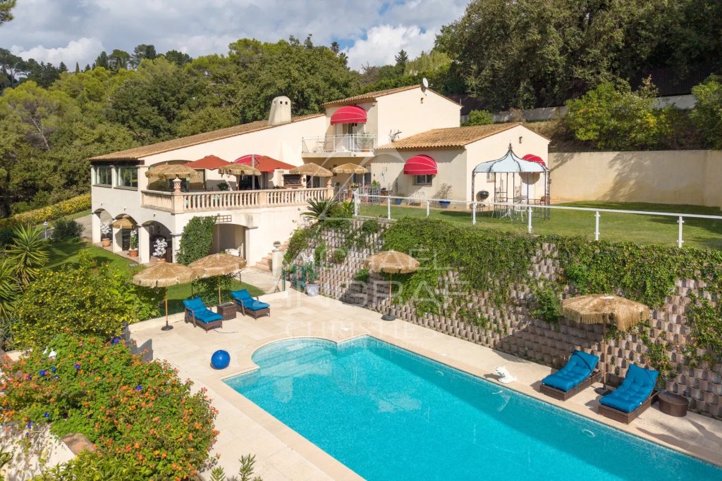 Villa for sale in Mouans-sartoux — Panoramic Sea View Villa for sale in Mouans Sartoux with Pool