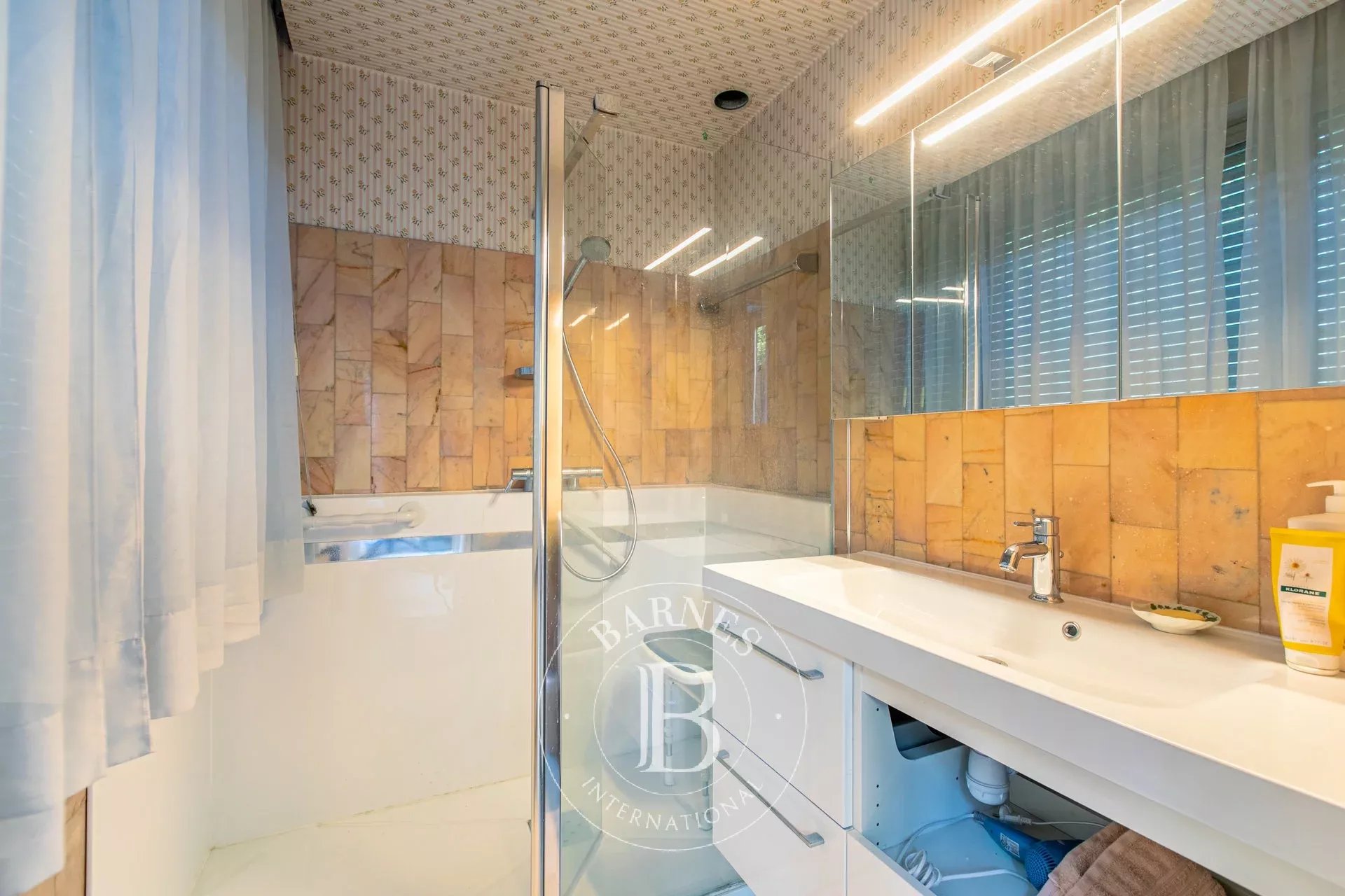 Paris 16 - Porte de Passy - 3-bedroom apartment - picture 12