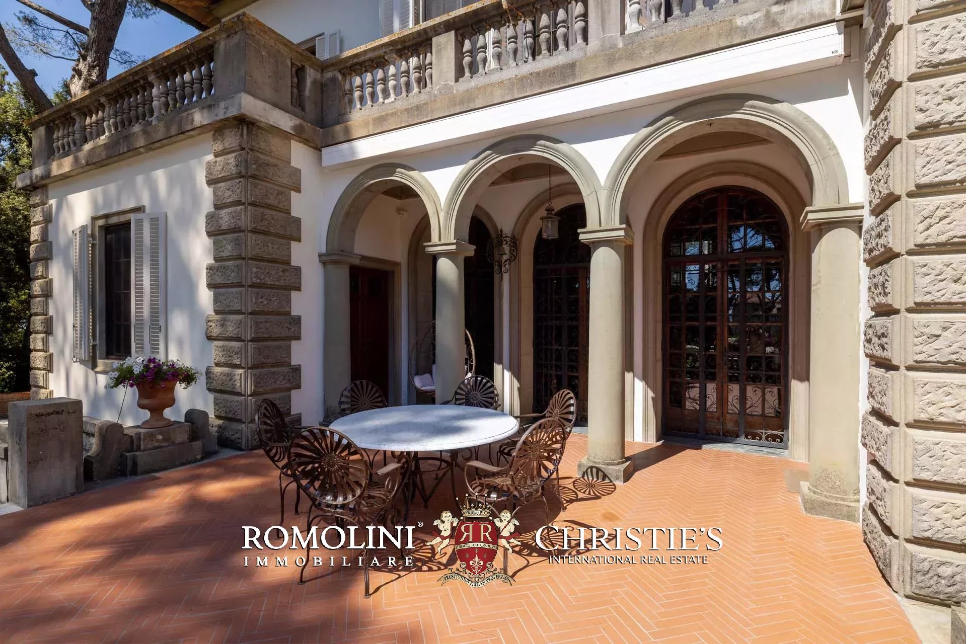 8 Bedroom Villa/Townhouse's Image 24