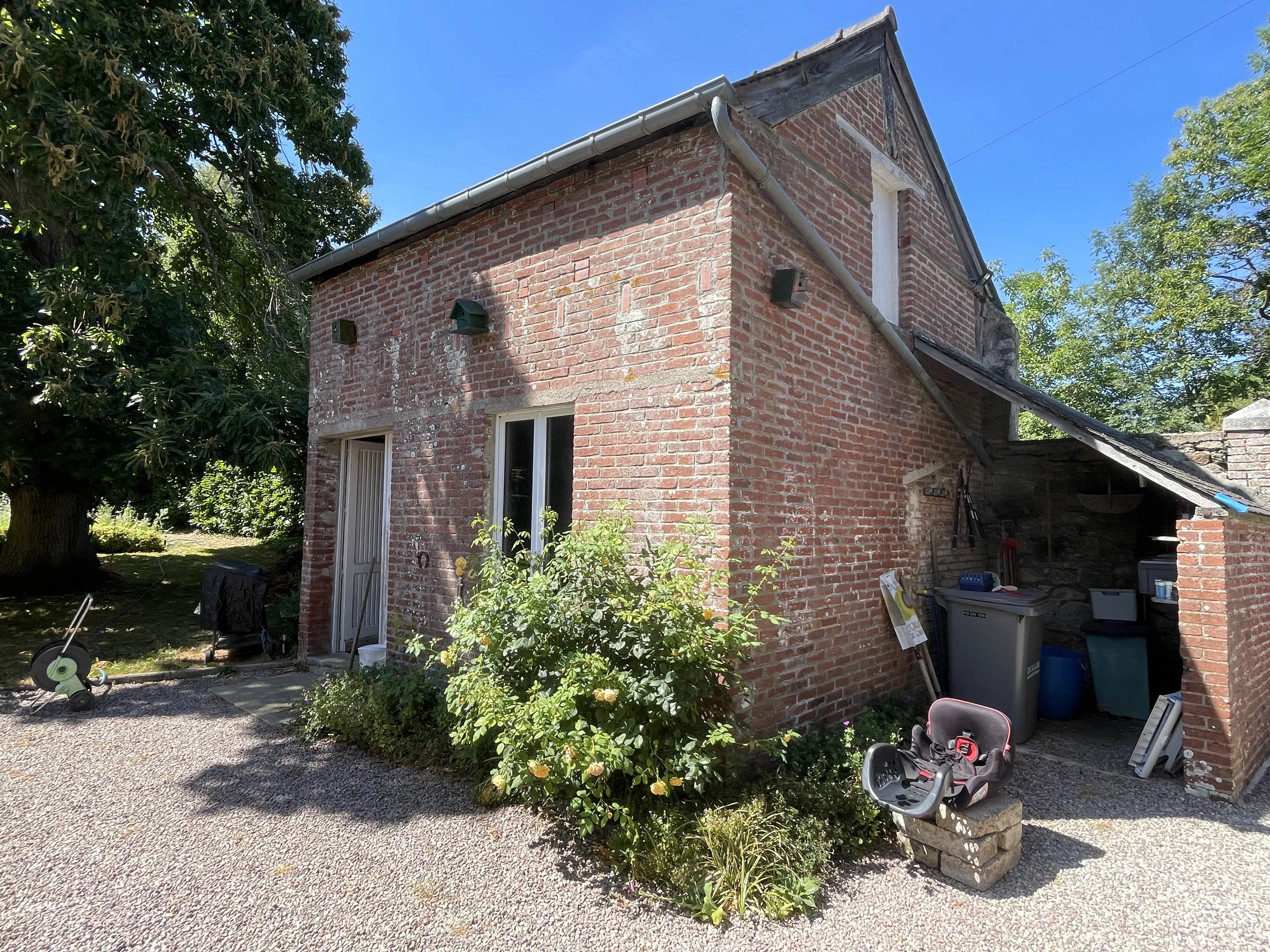 Maison de maître indépendante avec vaste jardin à Plouër-sur-Rance