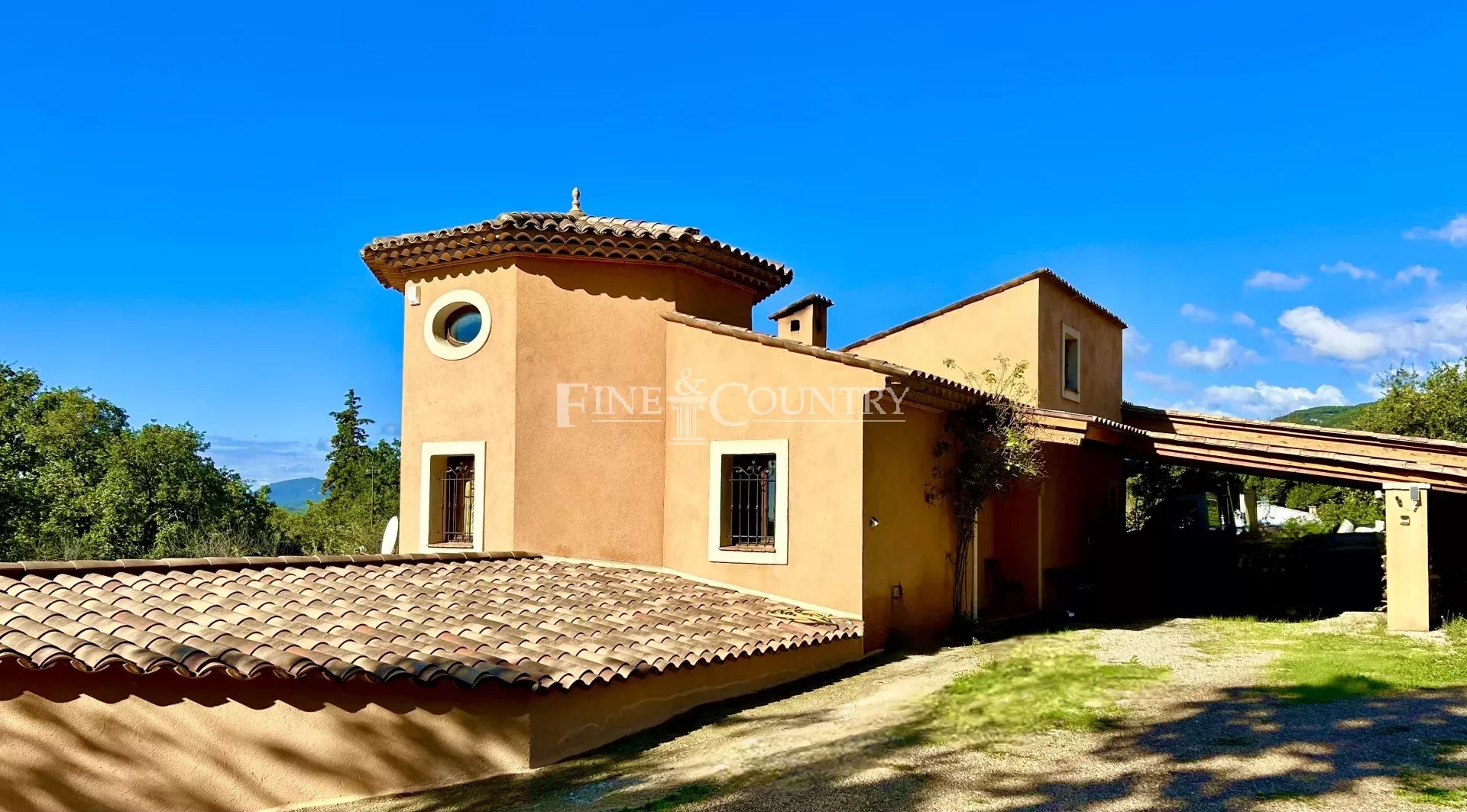 Photo of Villa for sale in Saint Cezaire sur Siagne with swimming pool