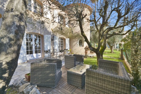 Villa for sale in Le Cannet Sea View Bastide with Garden and Pool — photo 1