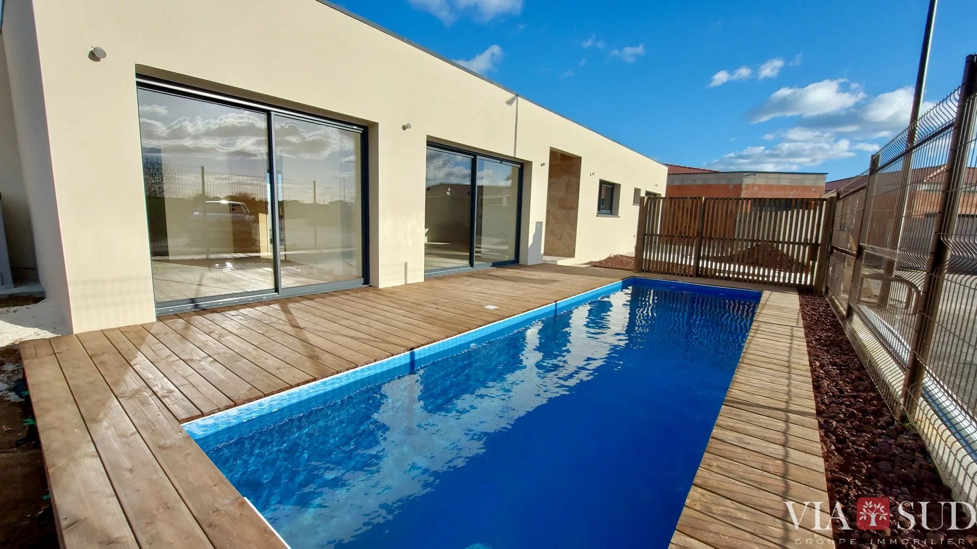 PORTIRAGNES - Maison dException RE2020 - Plain-pied 126 m² avec Piscine et Garage, à 5 min des plages et du canal du Midi