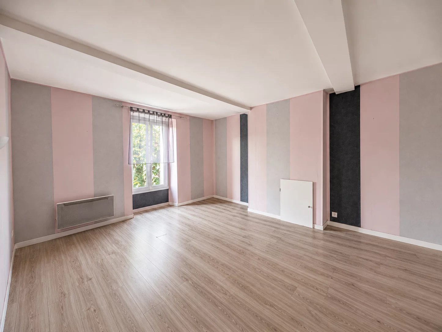 Ref 2280 – Stone Briard Longère • 3 bedrooms + garage and outbuilding