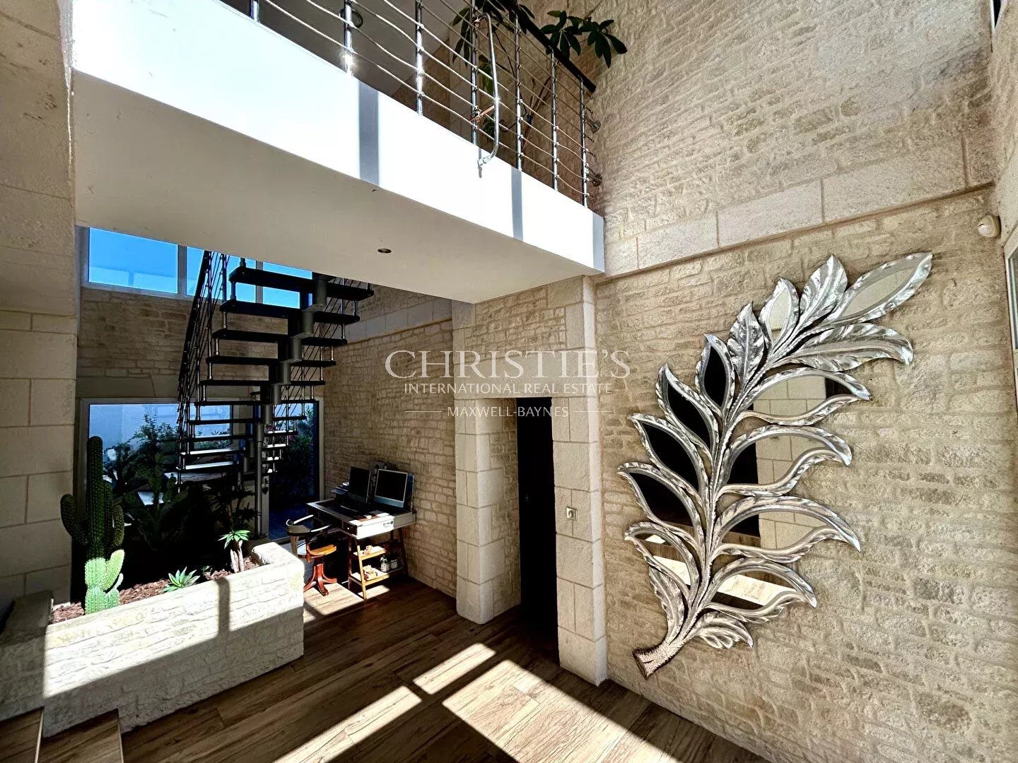 10 Bedroom Villa/Townhouse's Image 5