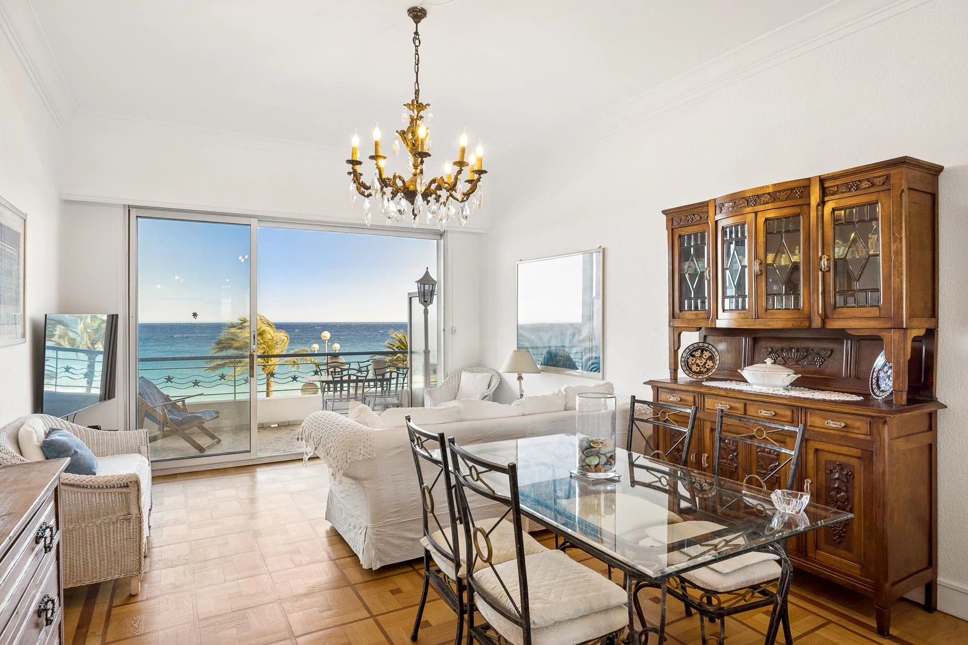 Location d'appartement à long terme - Promenade des Anglais, Nice