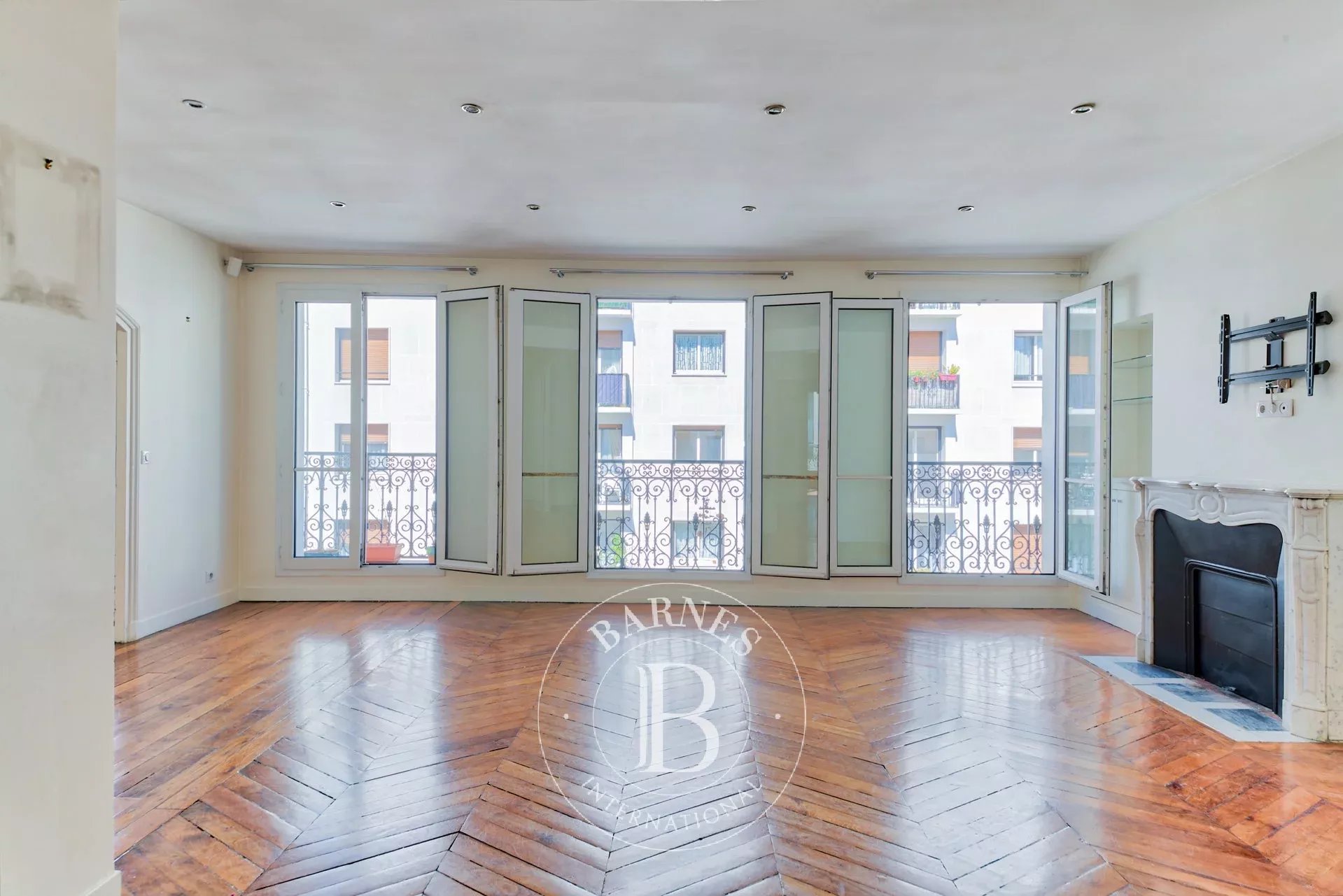 Paris 16 - Victor Hugo - Upper floor - 4 Bedrooms - picture 5