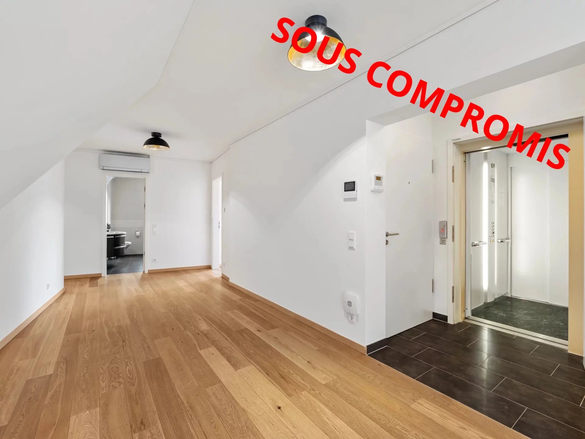 Penthouse dans une petite résidence à Kehlen