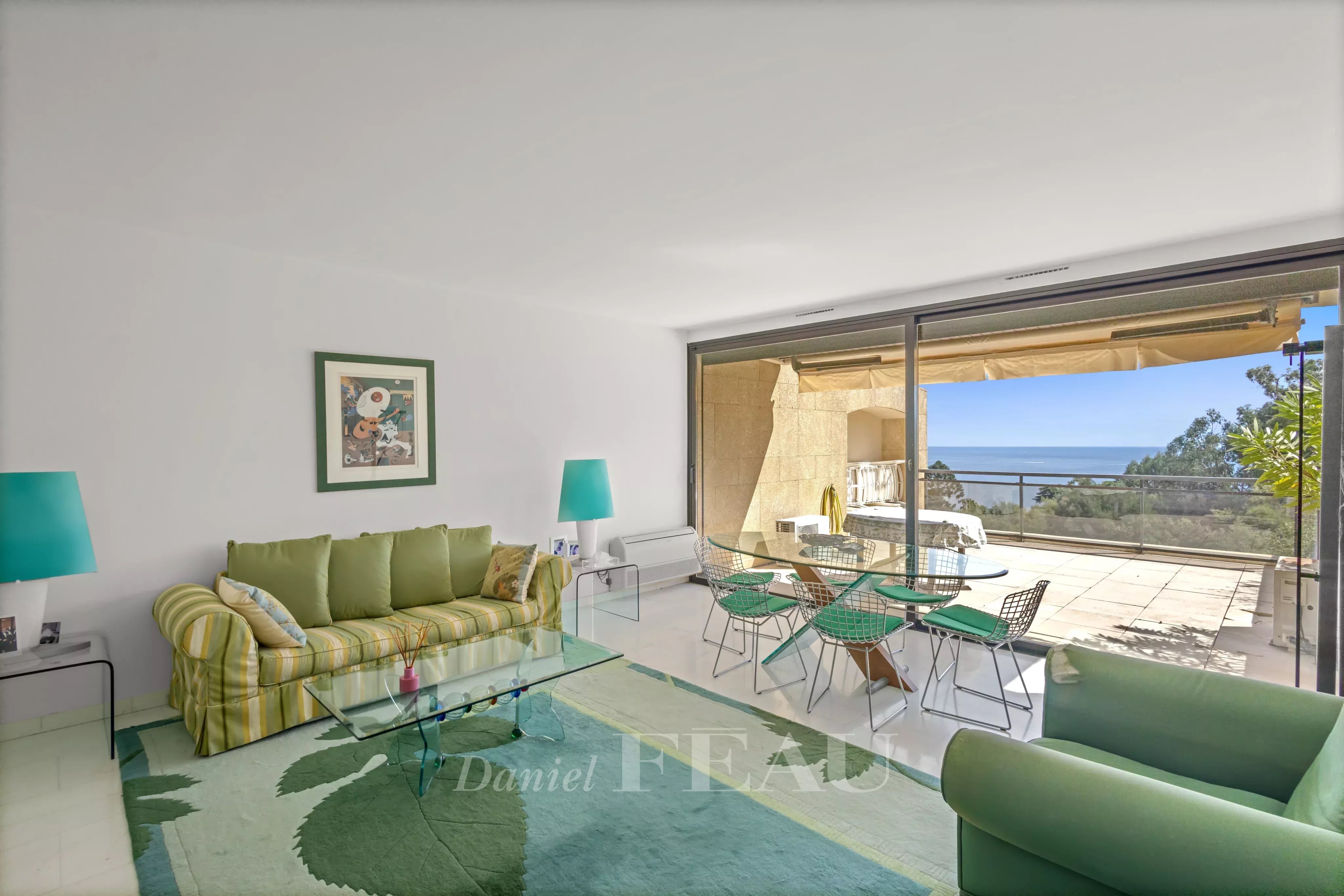 Cannes Vallauris  - A superb 2-bed apartment with a terrace