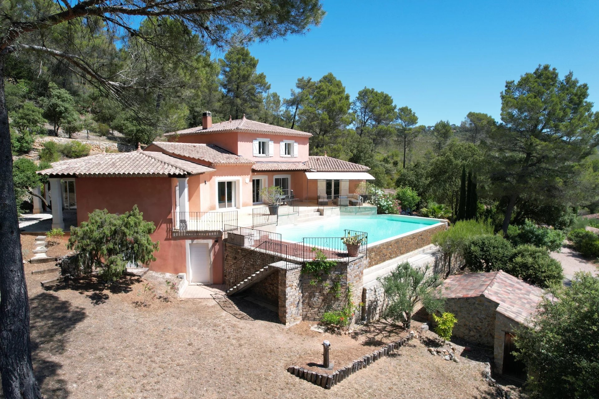 HOUSE - CORRENS - 10 MIN FROM COTIGNAC