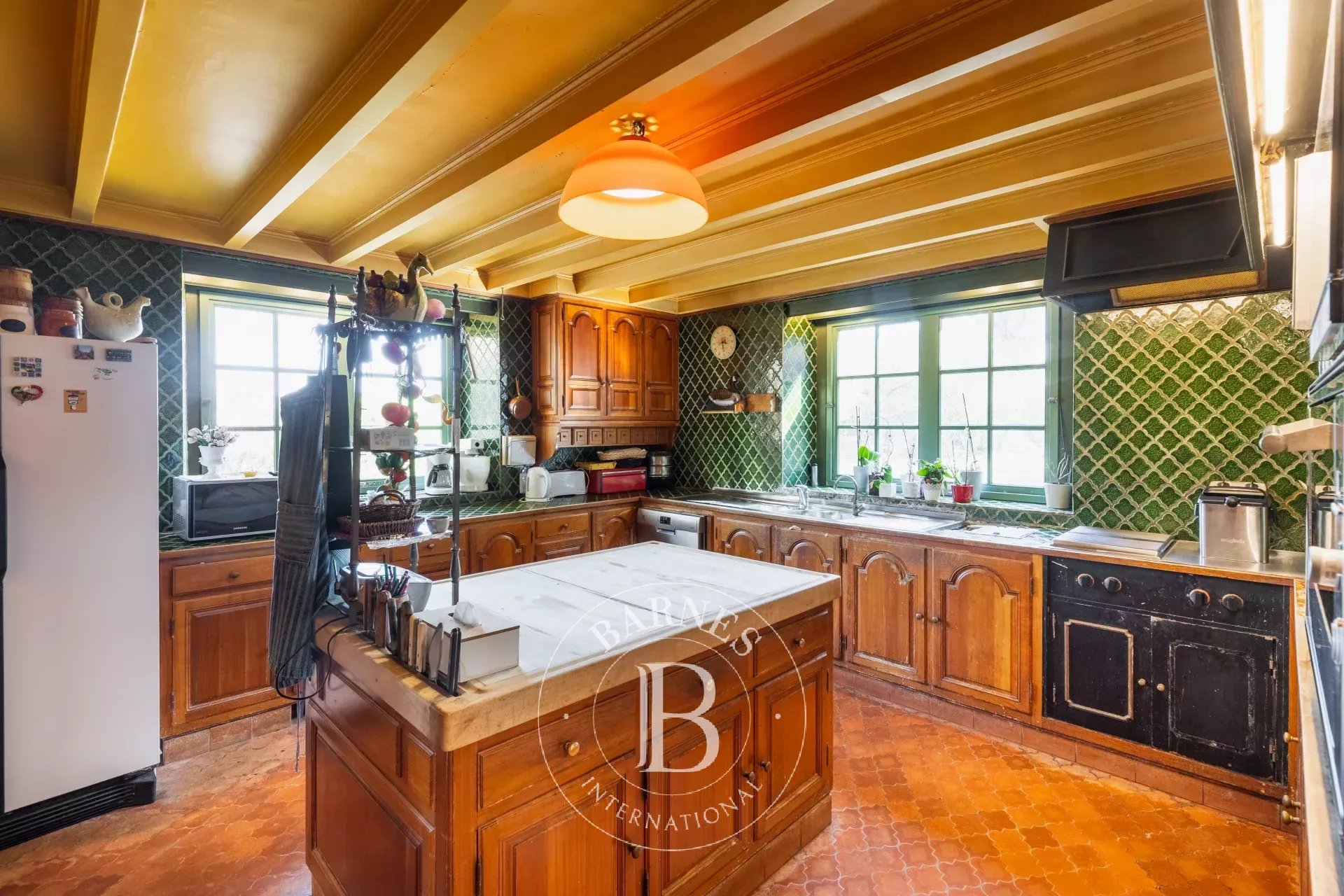 Hoeilaart - Exceptional villa to renovate, close to the Sonian Forest