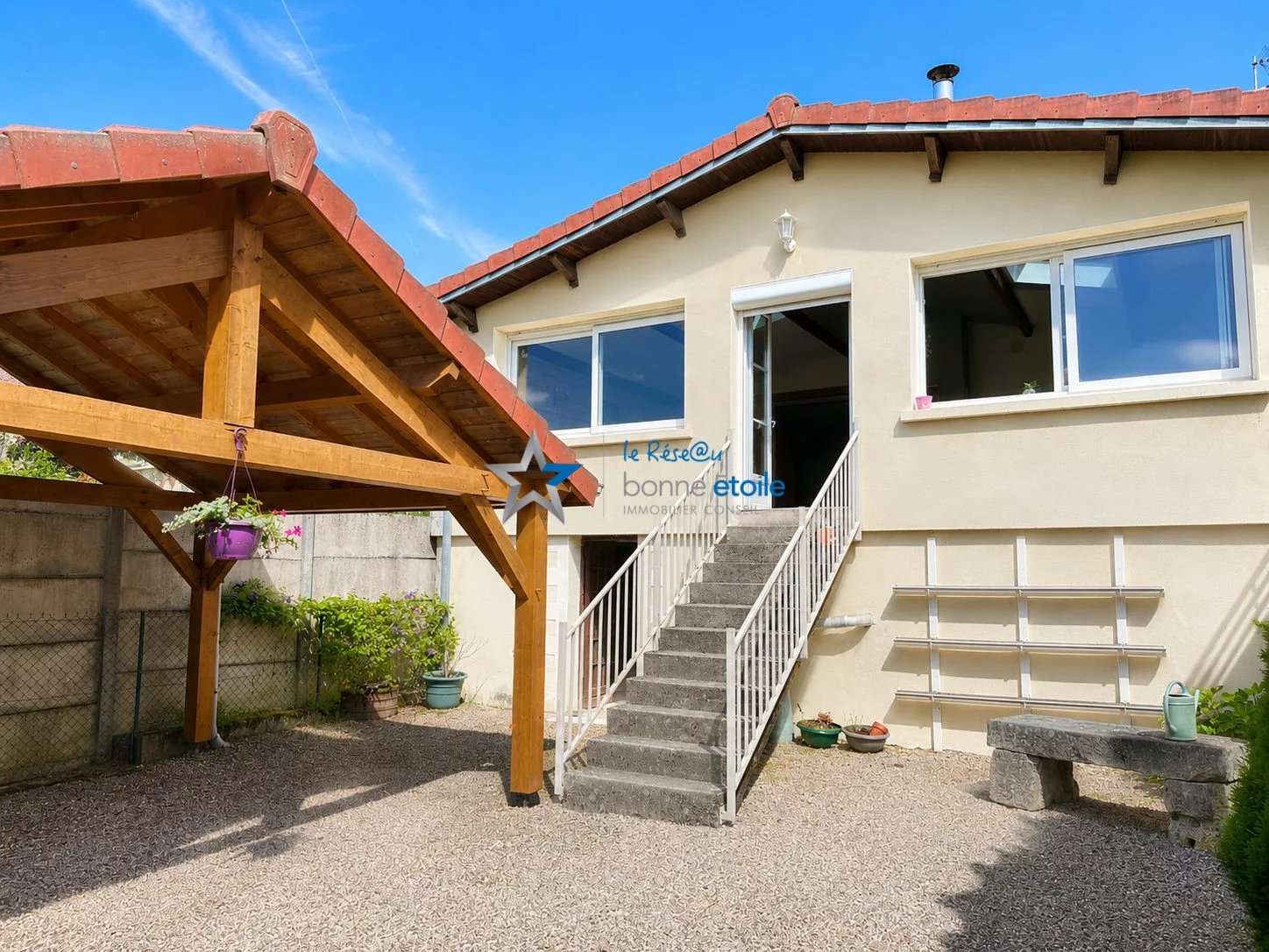 Maison 4 chambres avec jardin clos et garage à Montigny-le-Roi