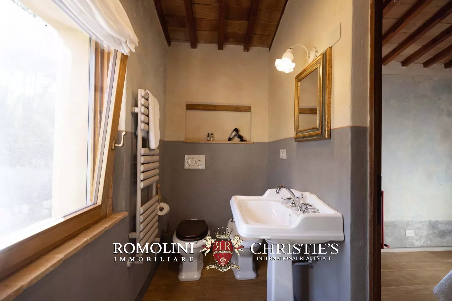 13 Bedroom Villa/Townhouse's Image 94