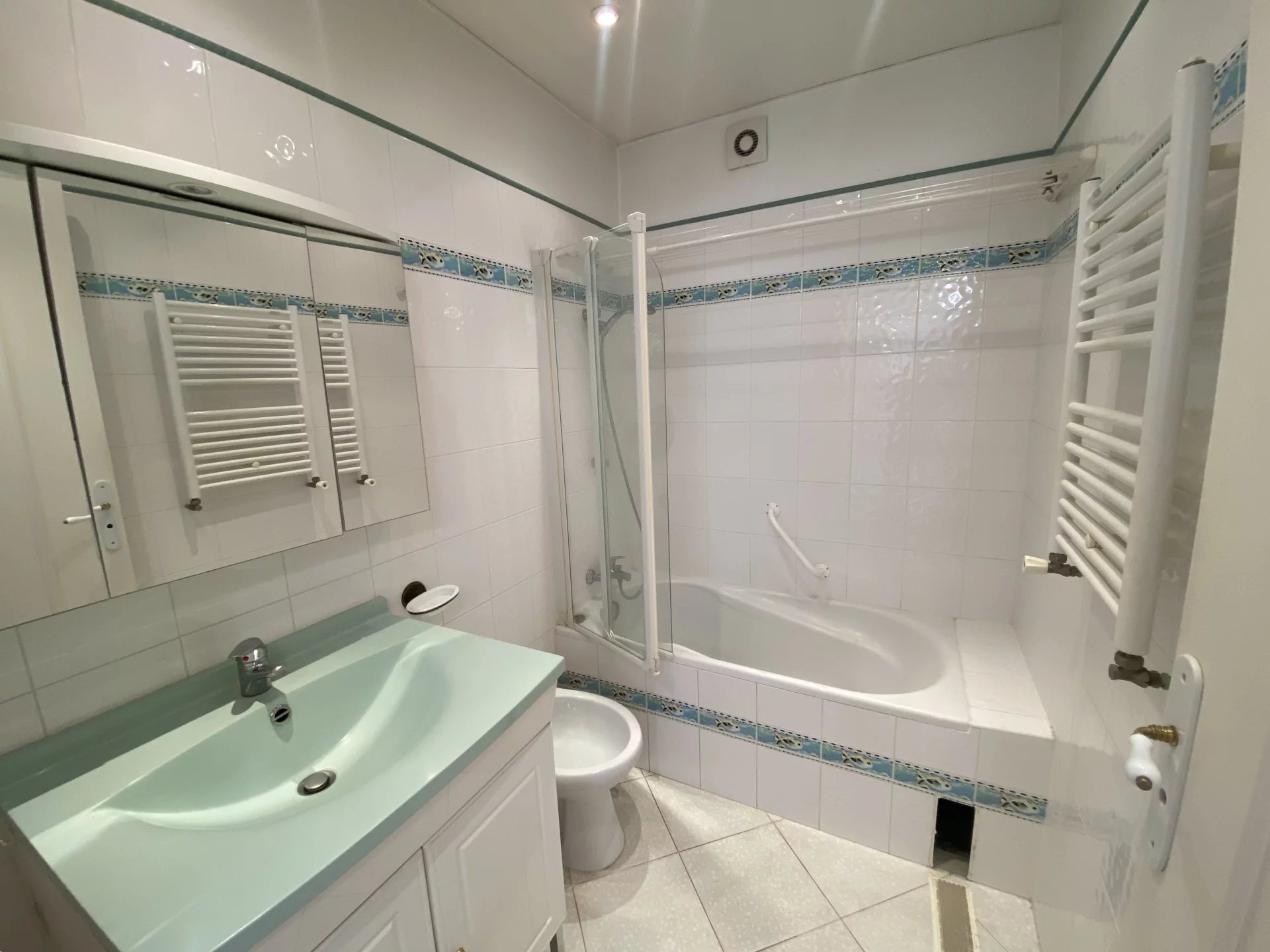 IN VENDITA ROQUEBRUNE CAP MARTIN - FRONTE MARE 2LOCALI 43MQ CON TERRAZZA 12MQ CANTINA