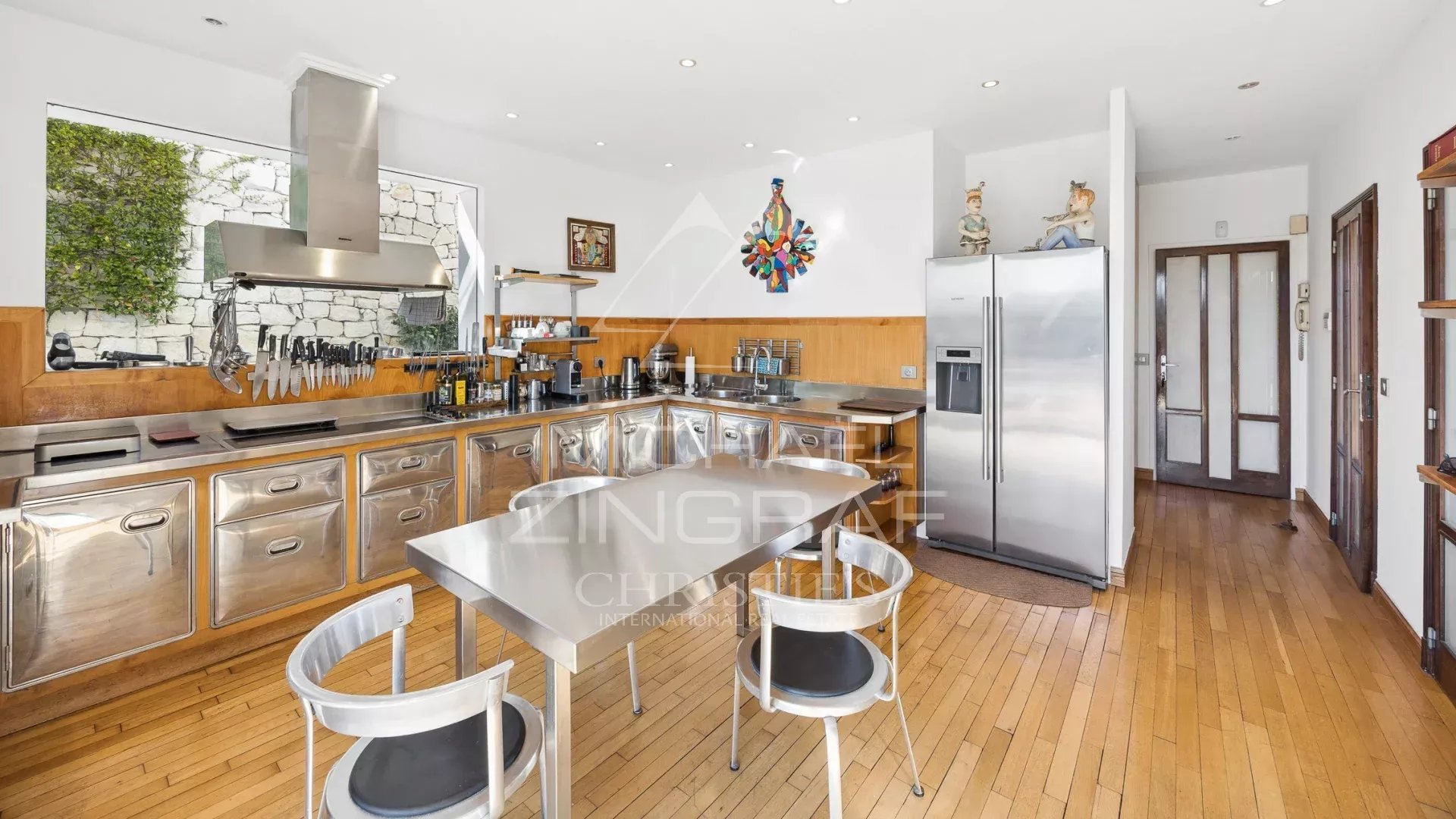 5 Bedroom Villa/Townhouse's Image 4