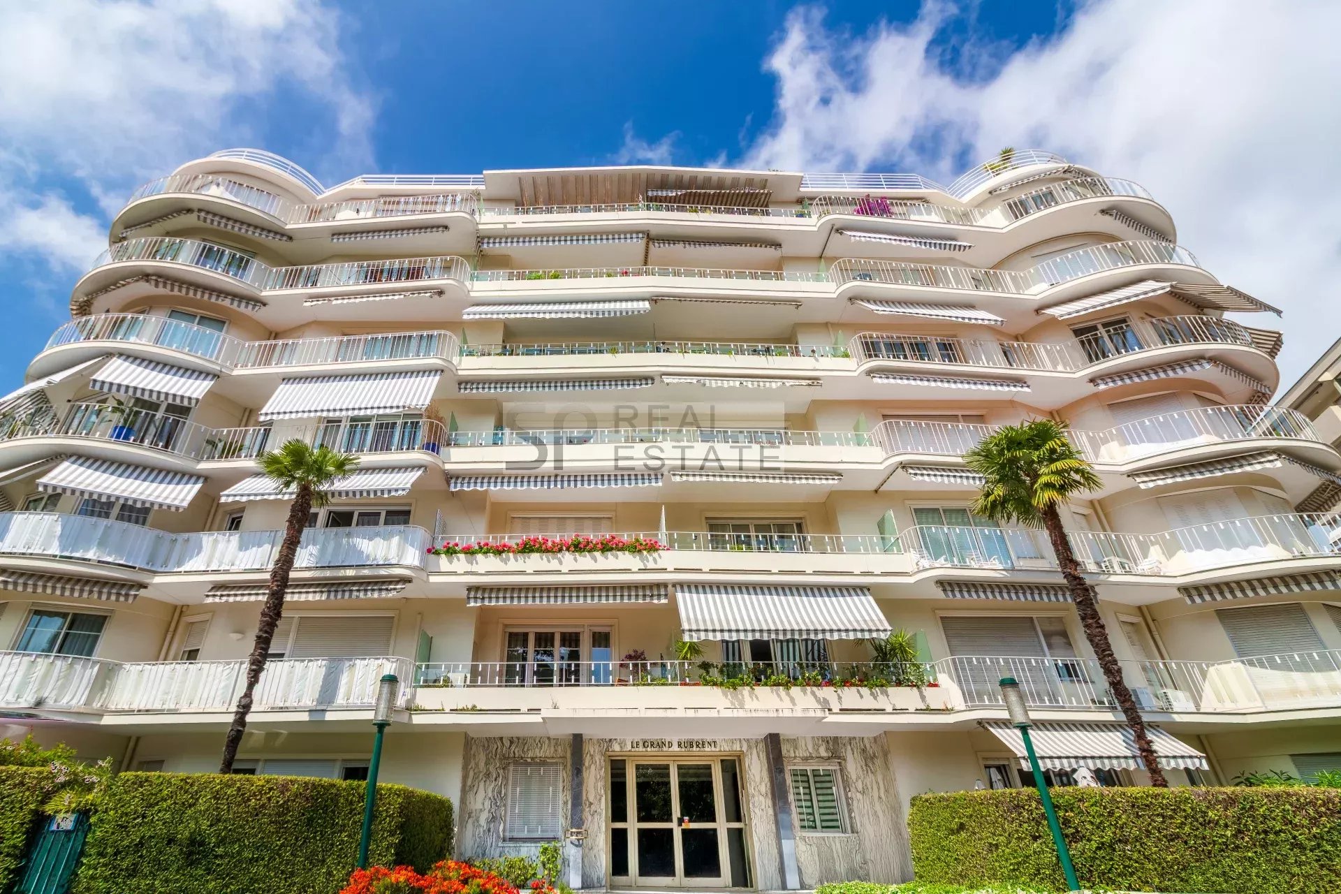 Agence immobilière de 