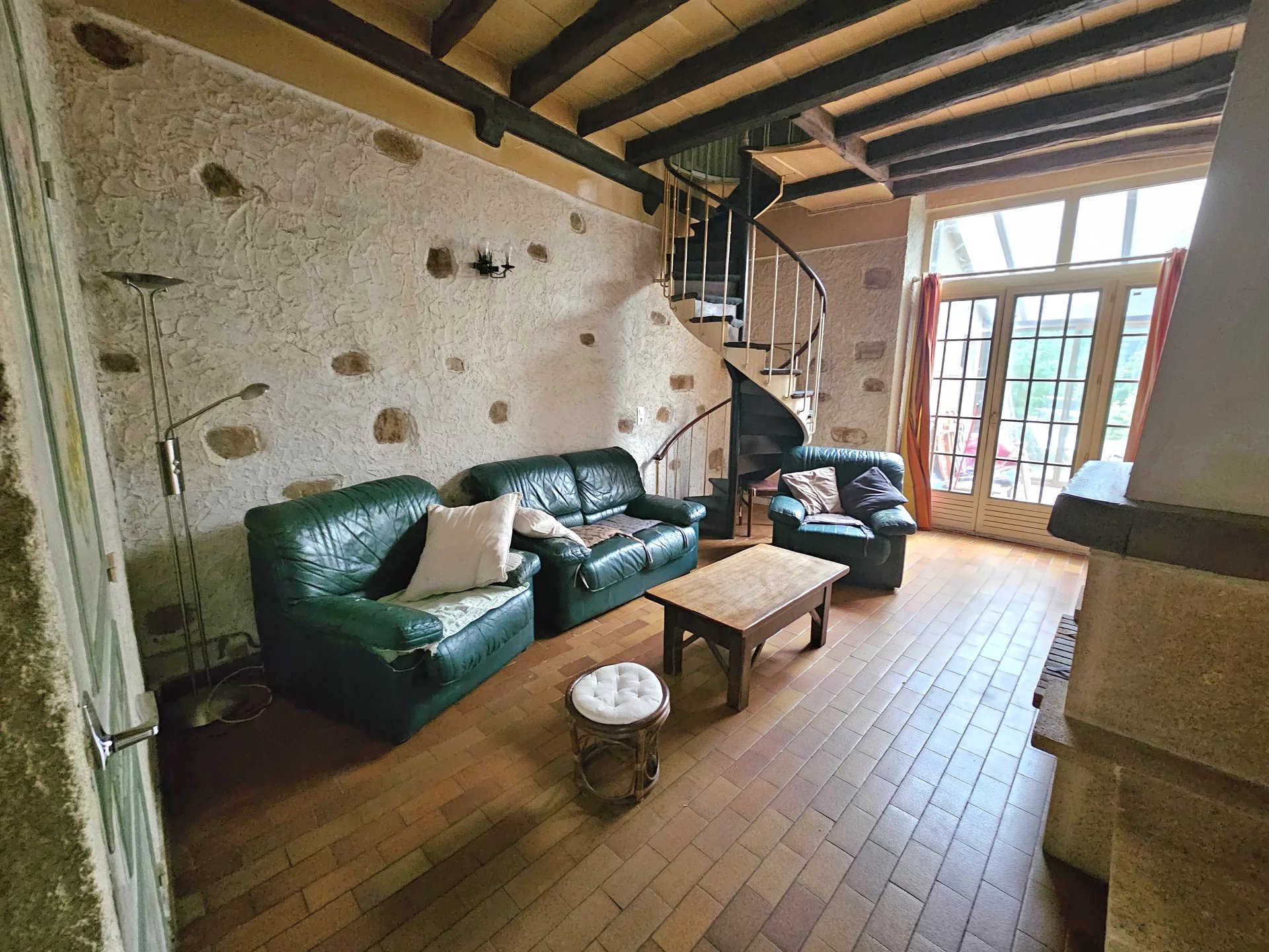 Sale Village house Recloses