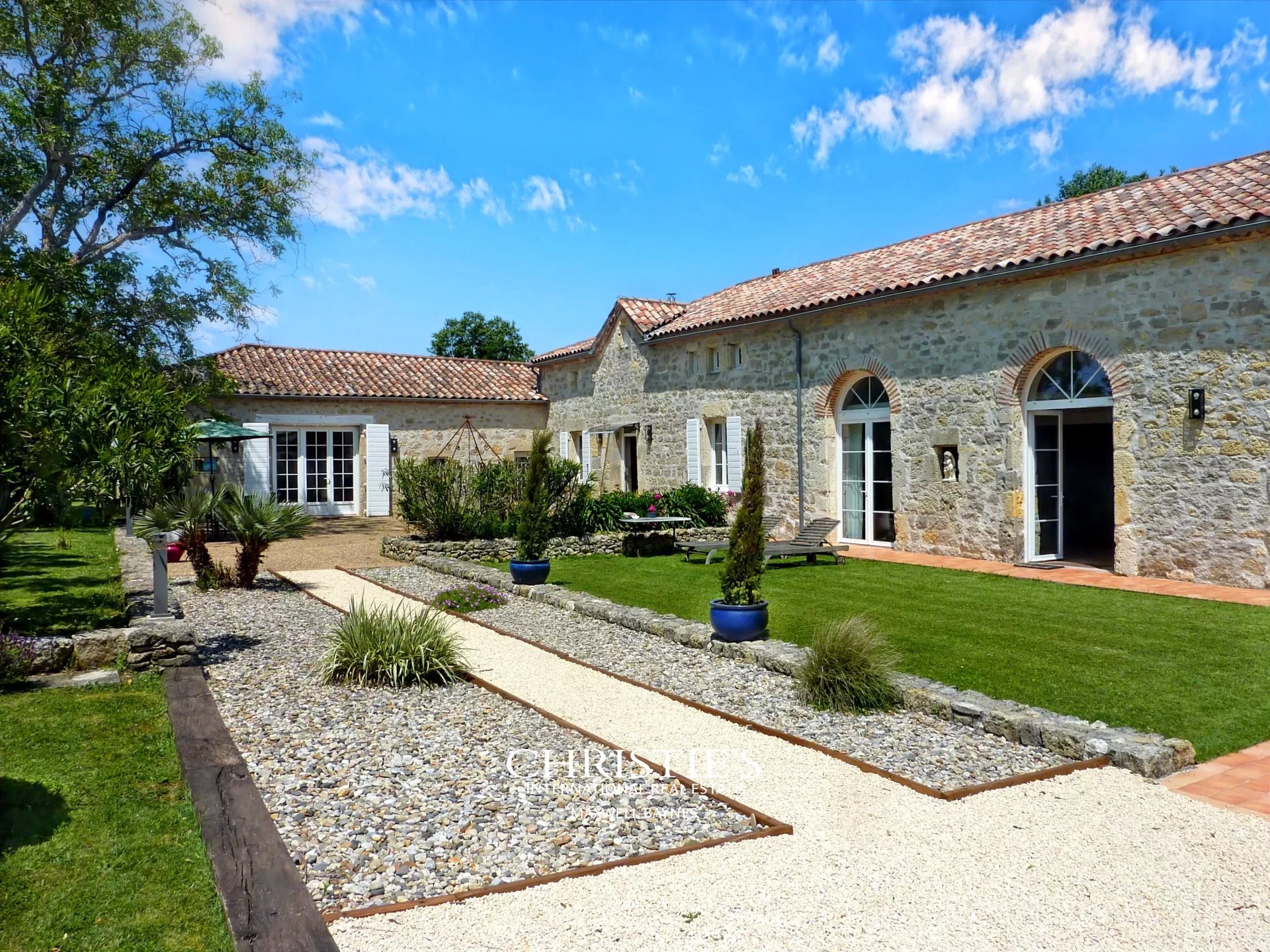9 Bedroom Villa/Townhouse's Image 14