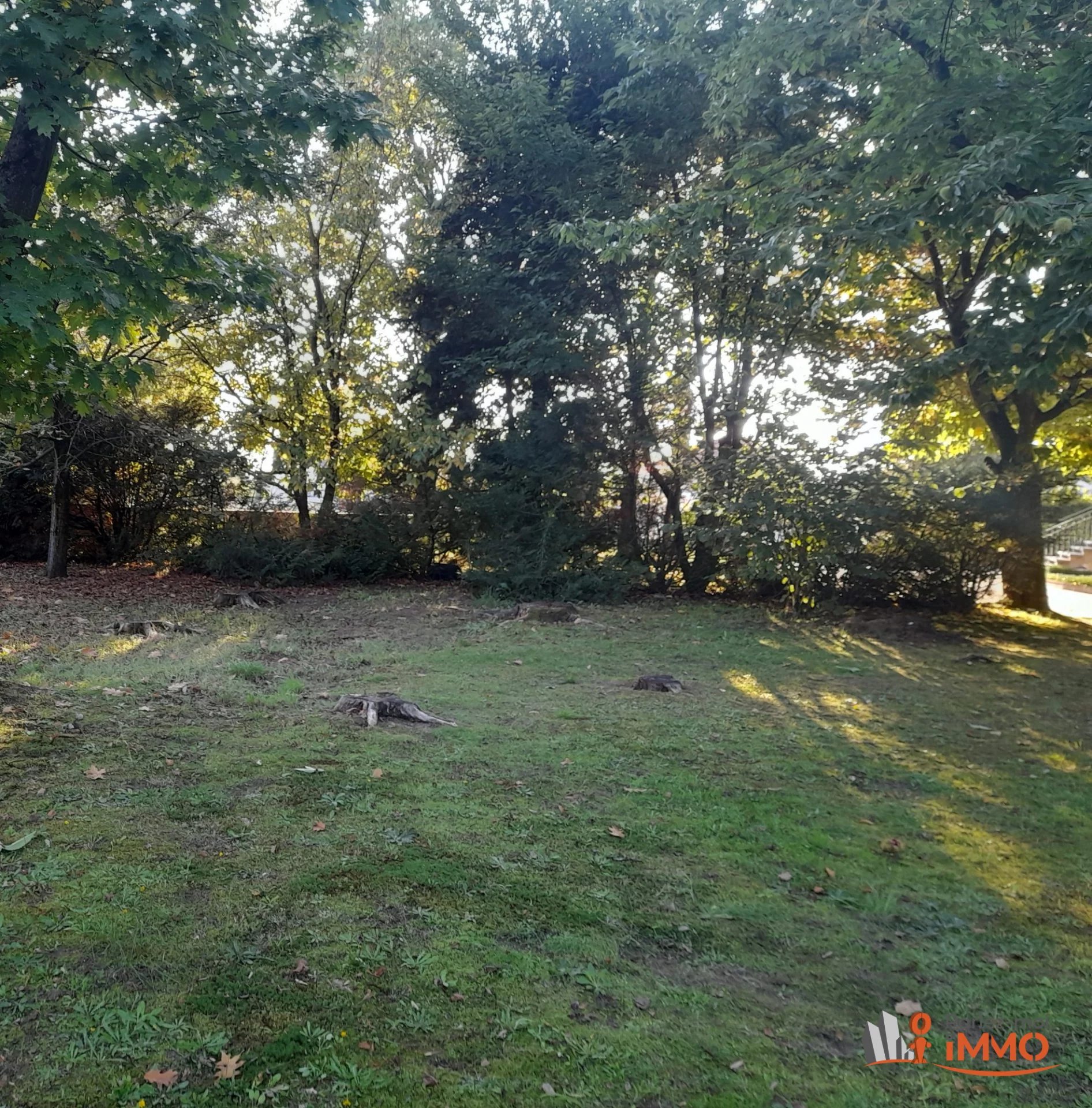 Joli terrain plat 5mn centre ville