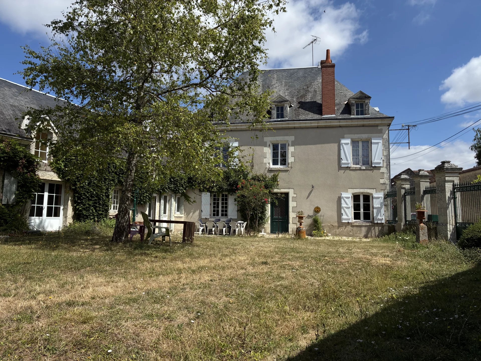 Maison de Maître avec jardin et dépendances