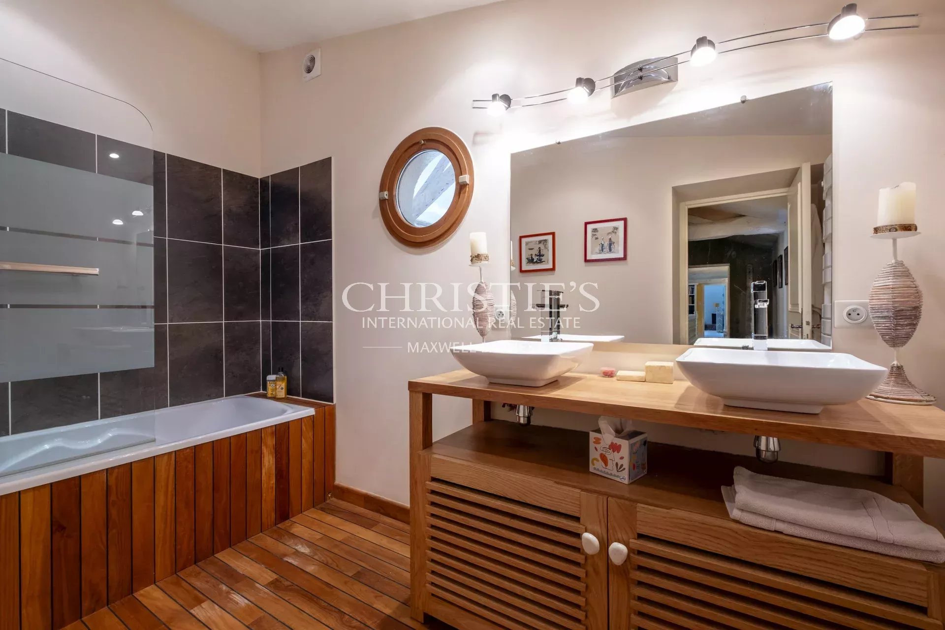 5 Bedroom Villa/Townhouse's Image 26