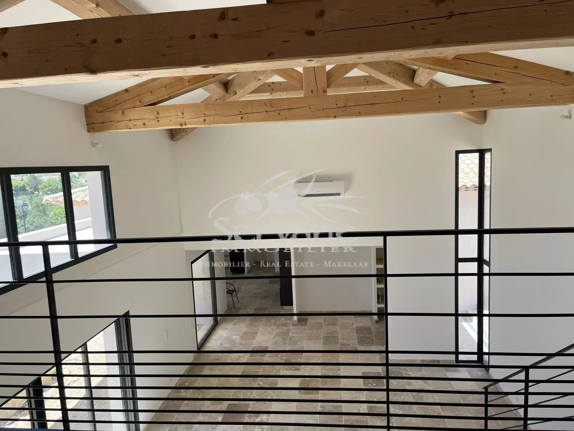 SUPERBE VILLA CONTEMPORAINE NEUVE COTIGNAC T4
