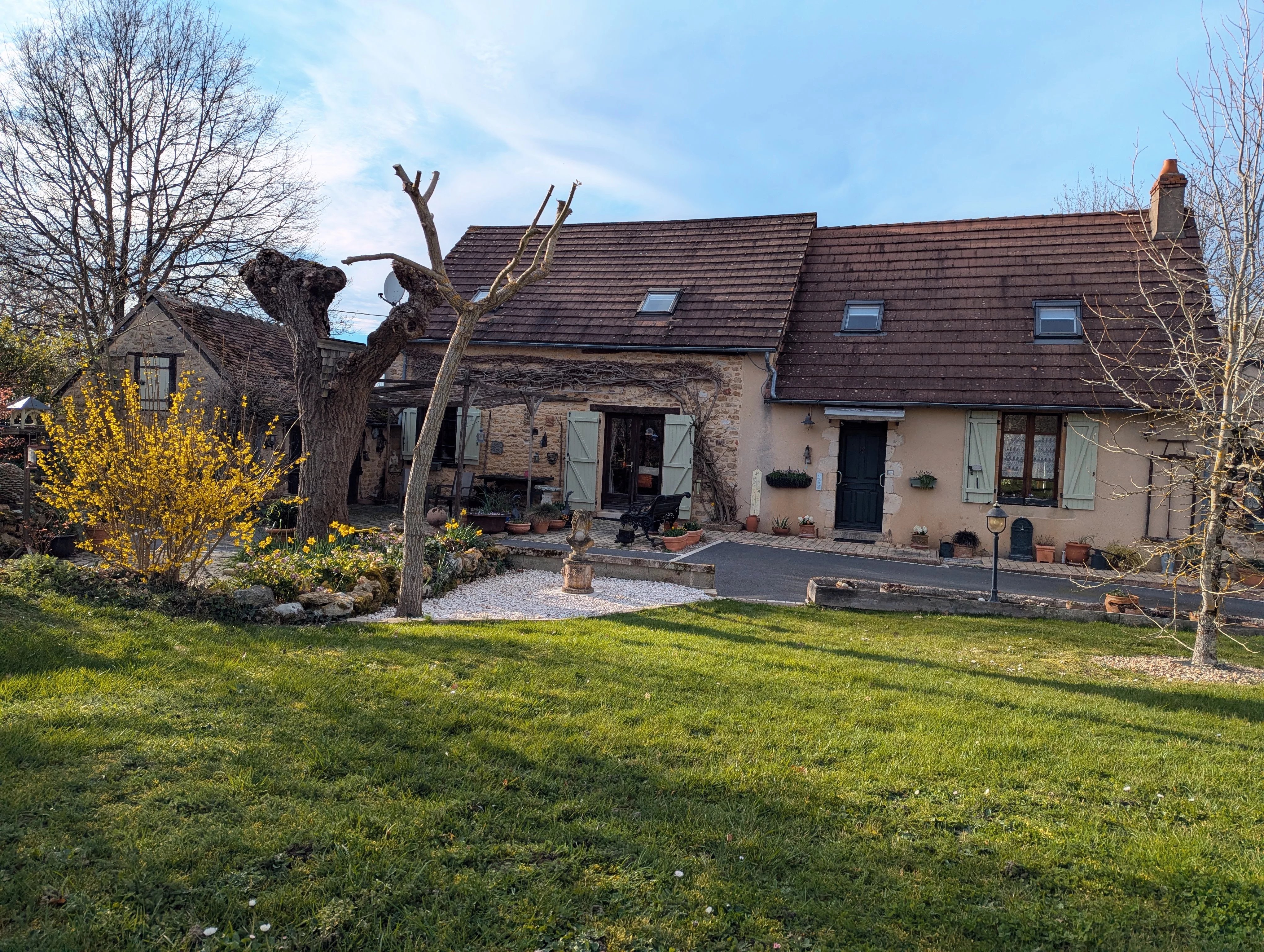 House in Prissac - view 1