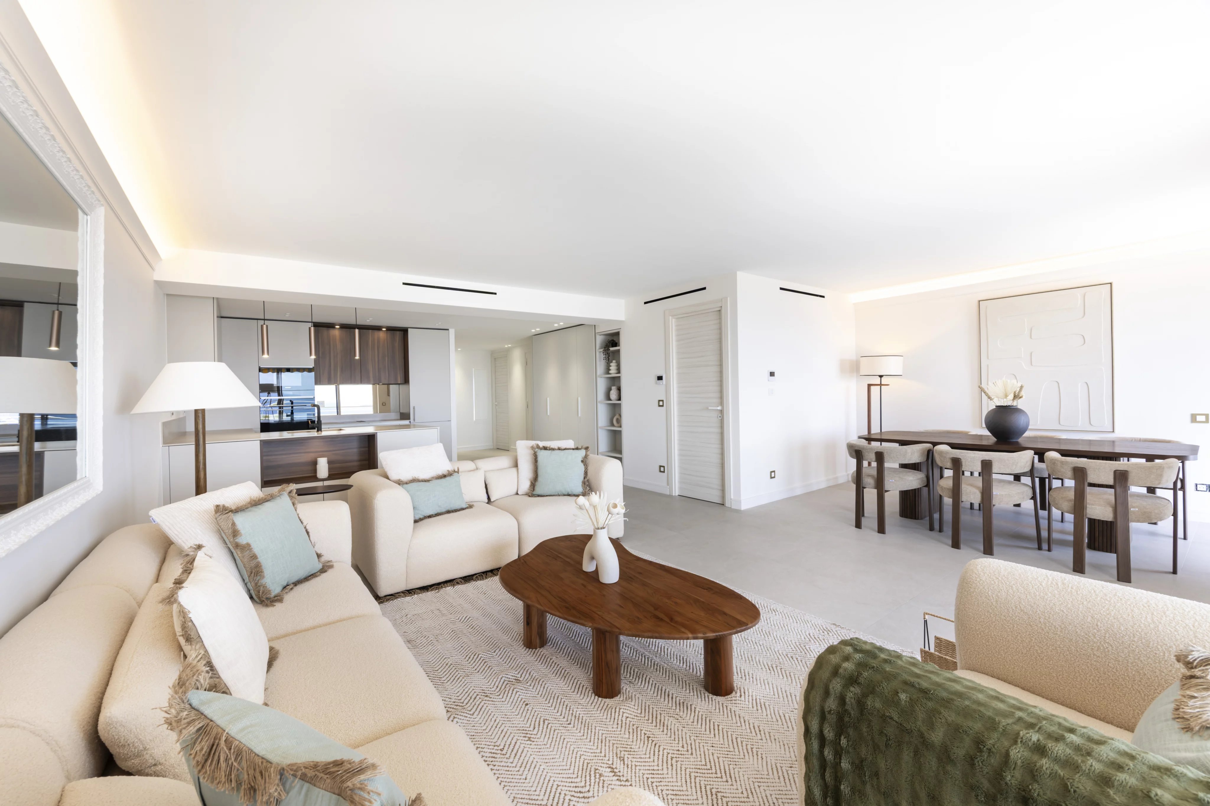  Image of Apartment - 2 Bedrooms for Sale in Alpes-Maritimes-Cannes-France, Image 6