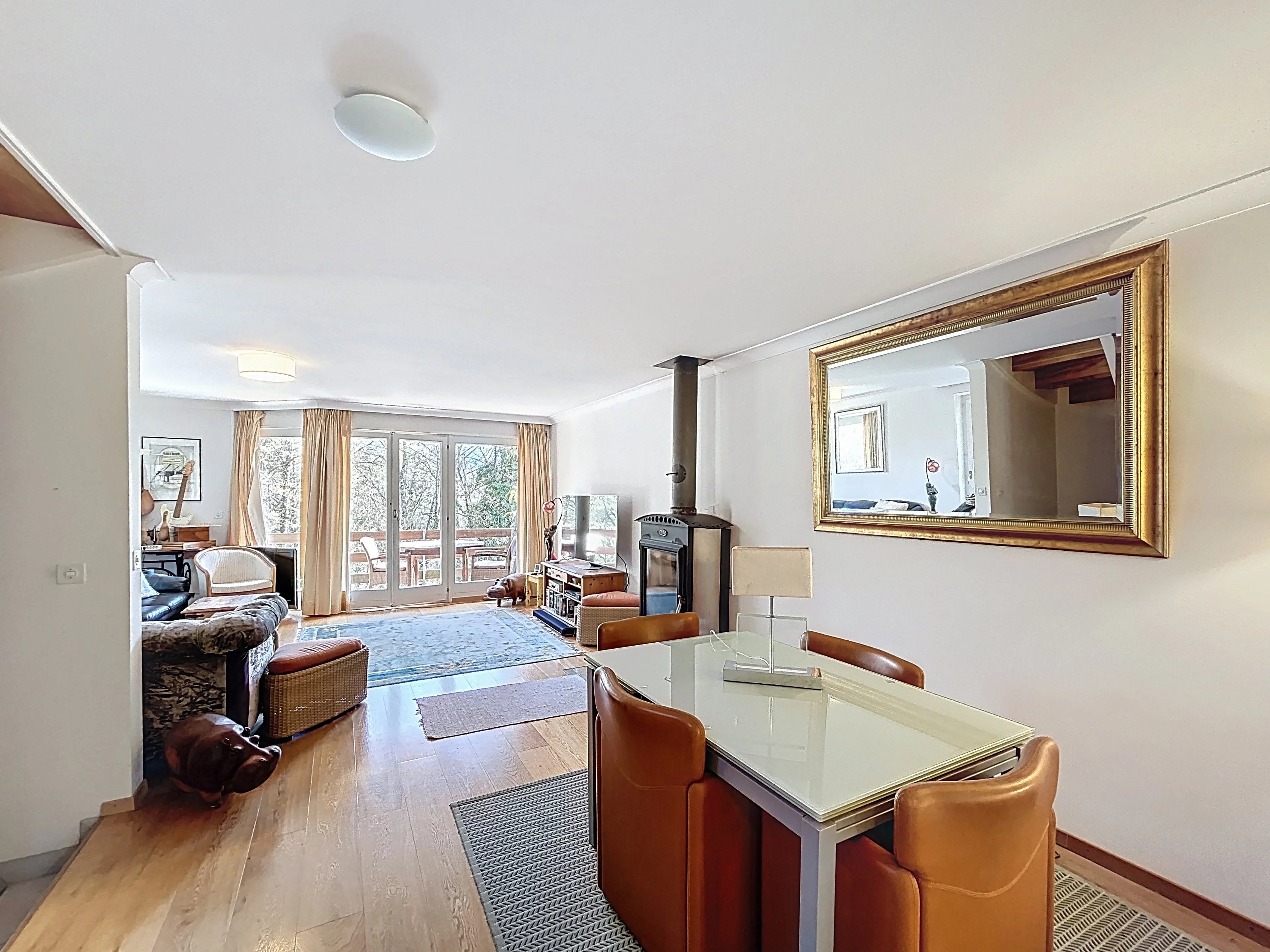 Appartement-villa situé dans les hauteurs de Lutry