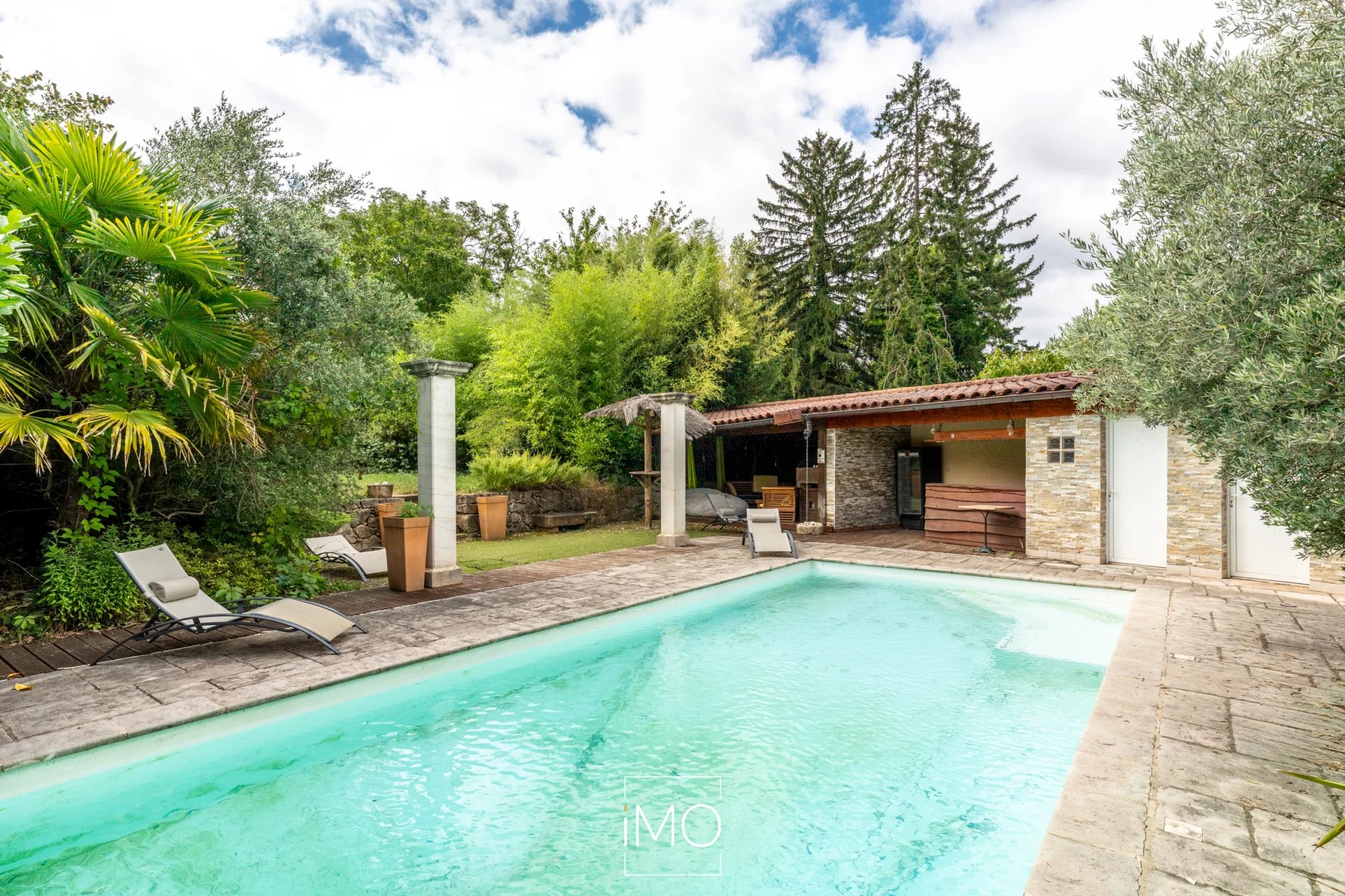 Maison Les Chères de 232 m² avec piscine