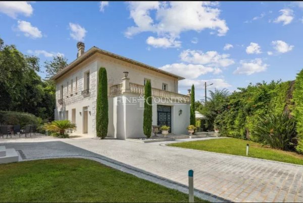 Grand 7-Bedroom Family Estate for Sale in Cannes Montfleury — photo 2