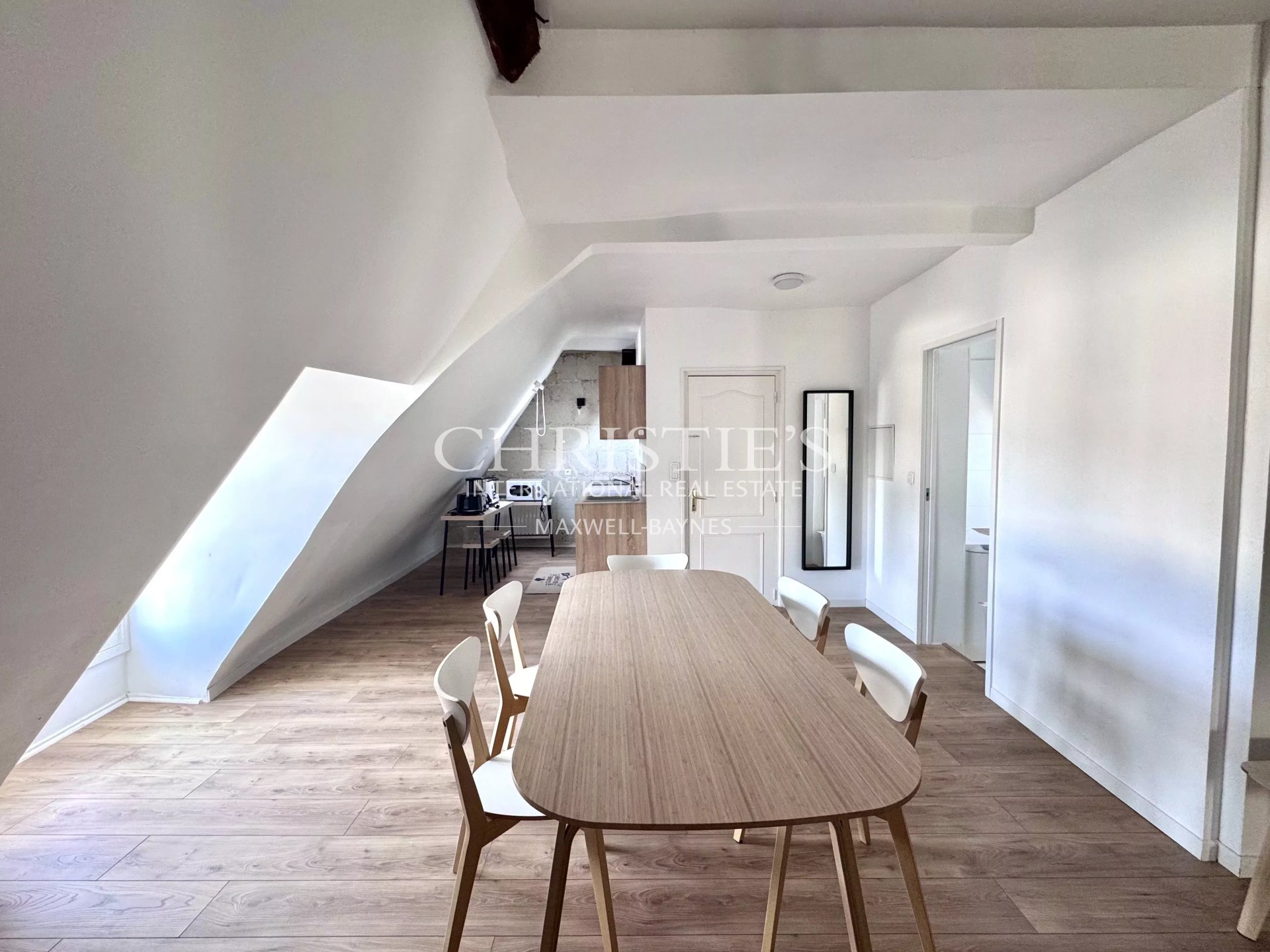 10 Bedroom Villa/Townhouse's Image 14