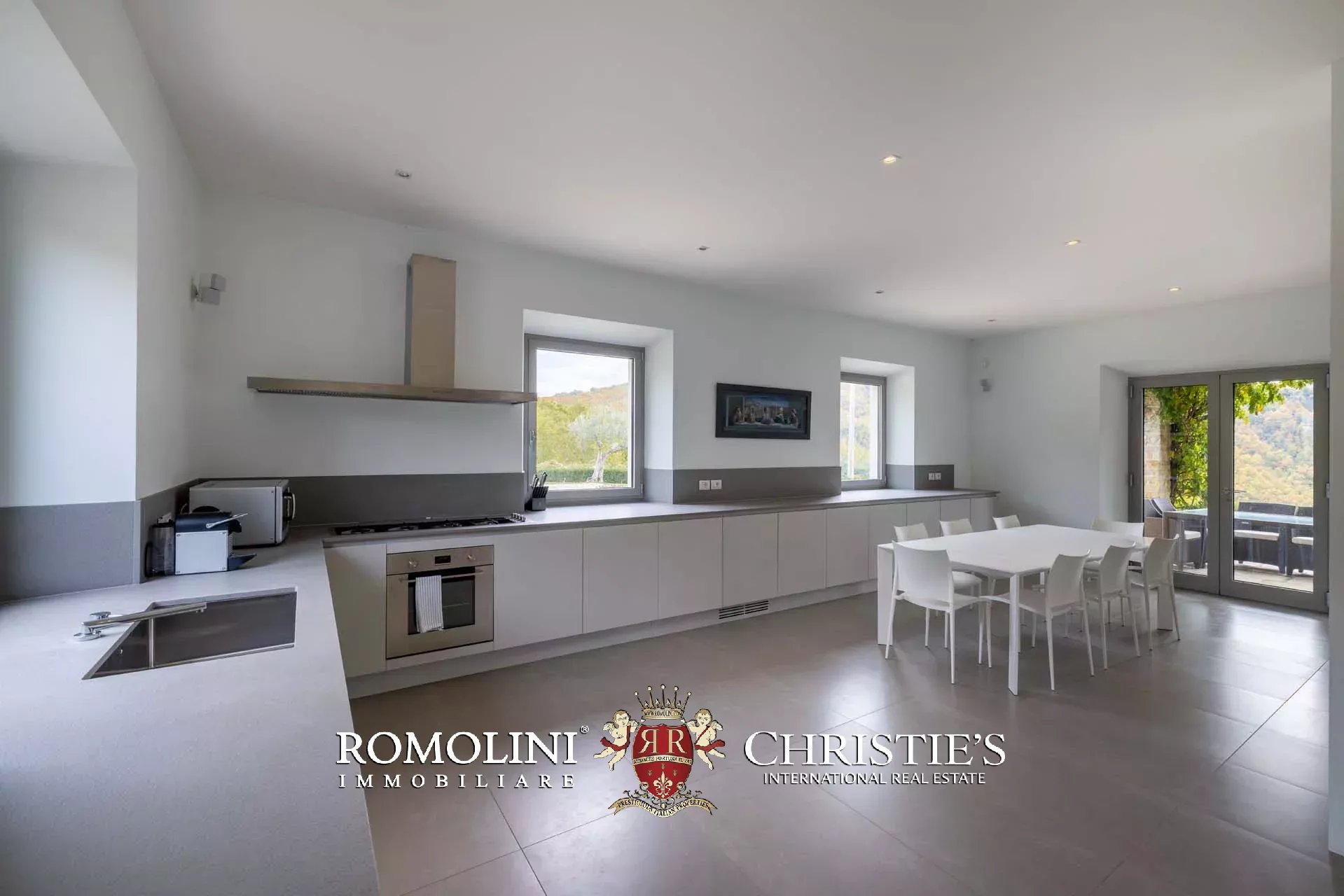 7 Bedroom Villa/Townhouse's Image 101