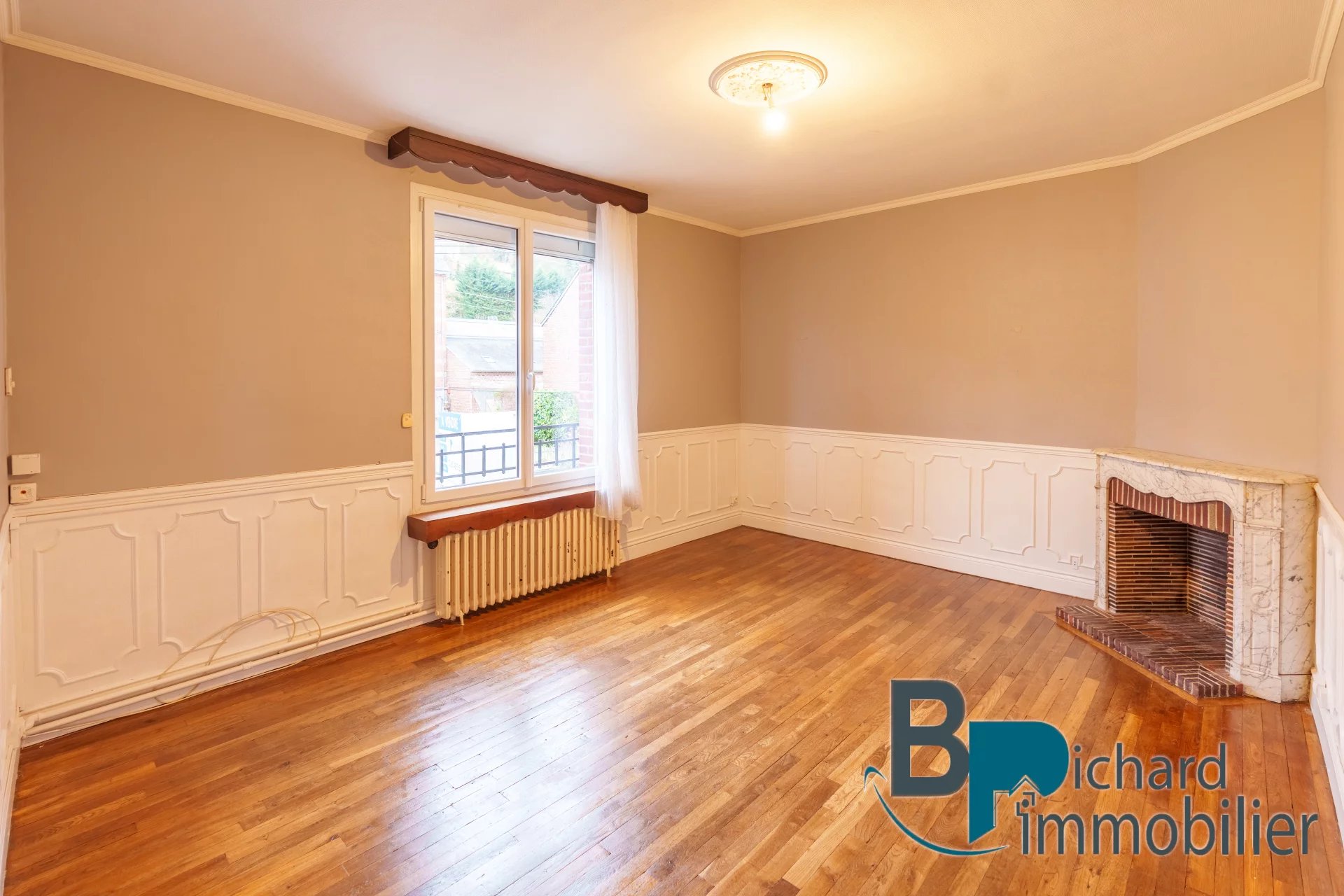 LAON - IMMEUBLE QUARTIER GARE -