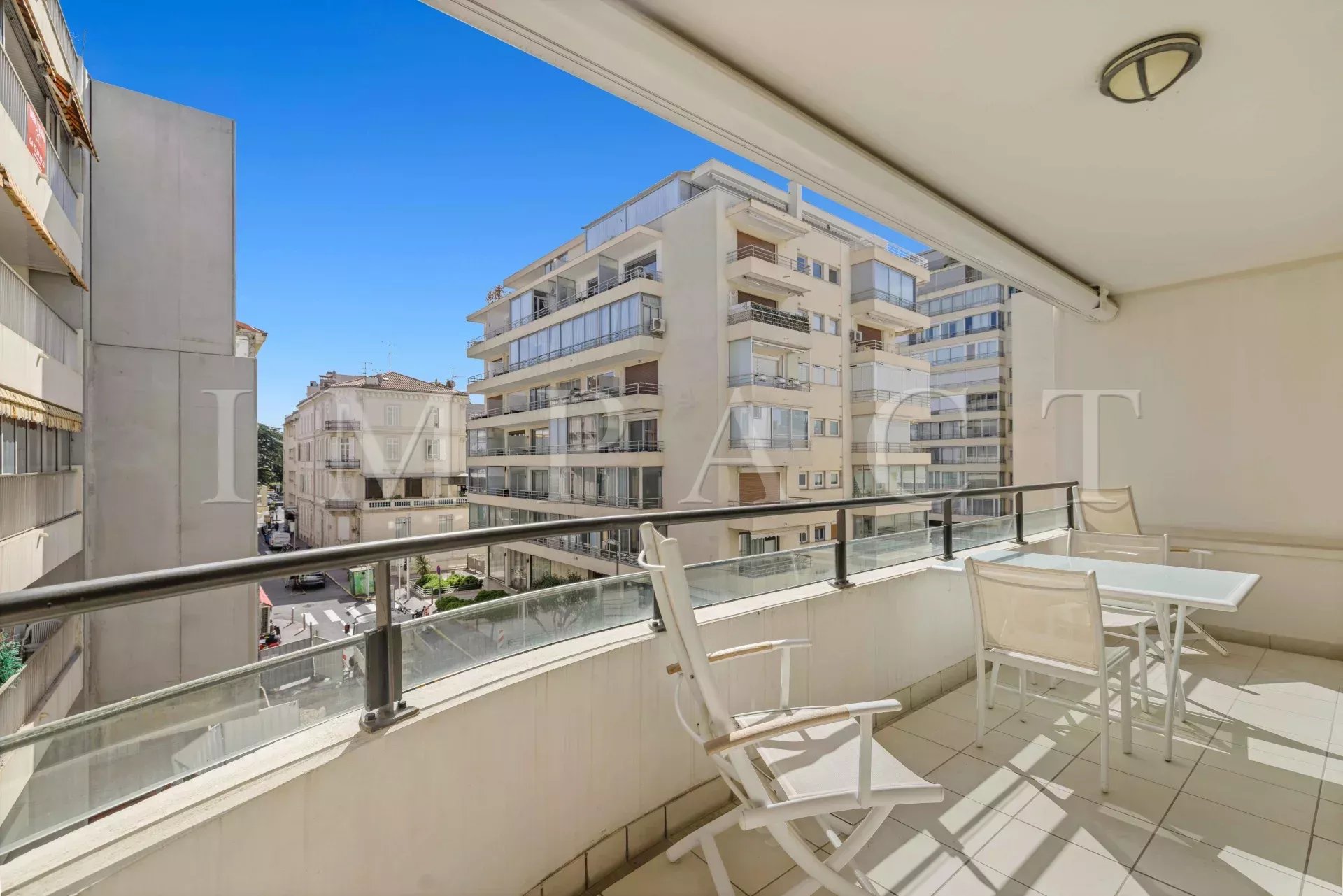 Cannes Banane Appartement 2 pièces dans une résidence récente