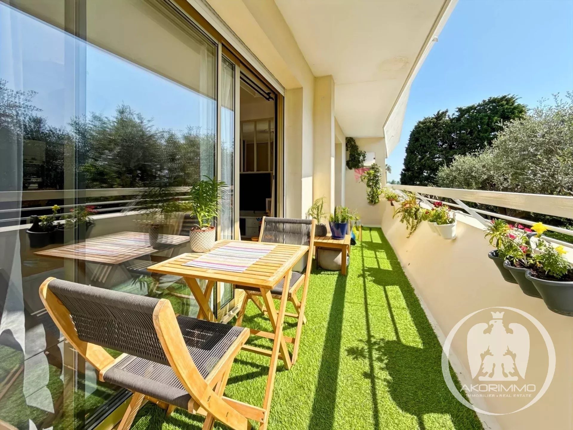 NICE Ouest La Lanterne  2 p 45,64m² terrasse 28m² parking cave