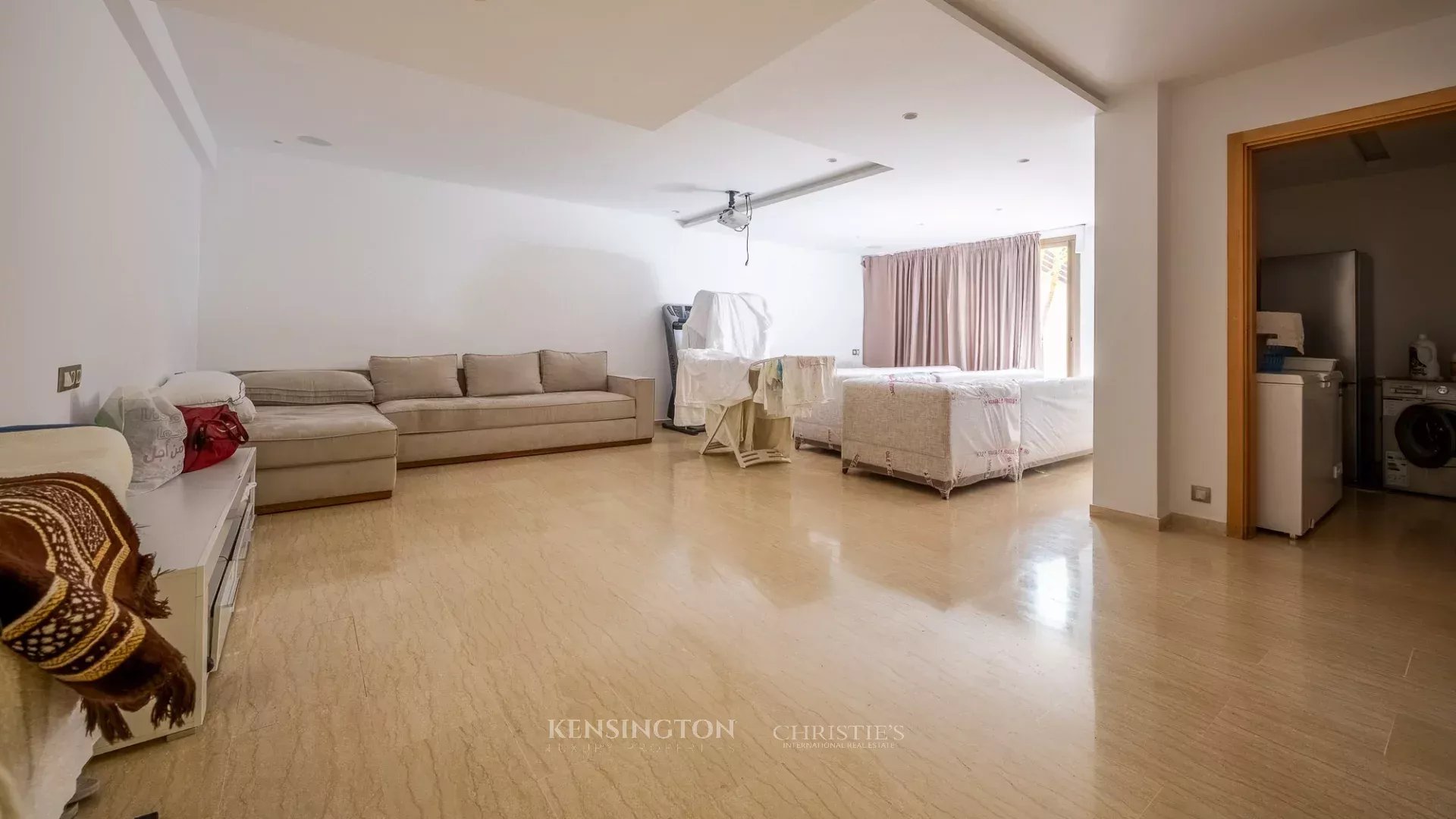 5 Bedroom Villa/Townhouse's Image 51