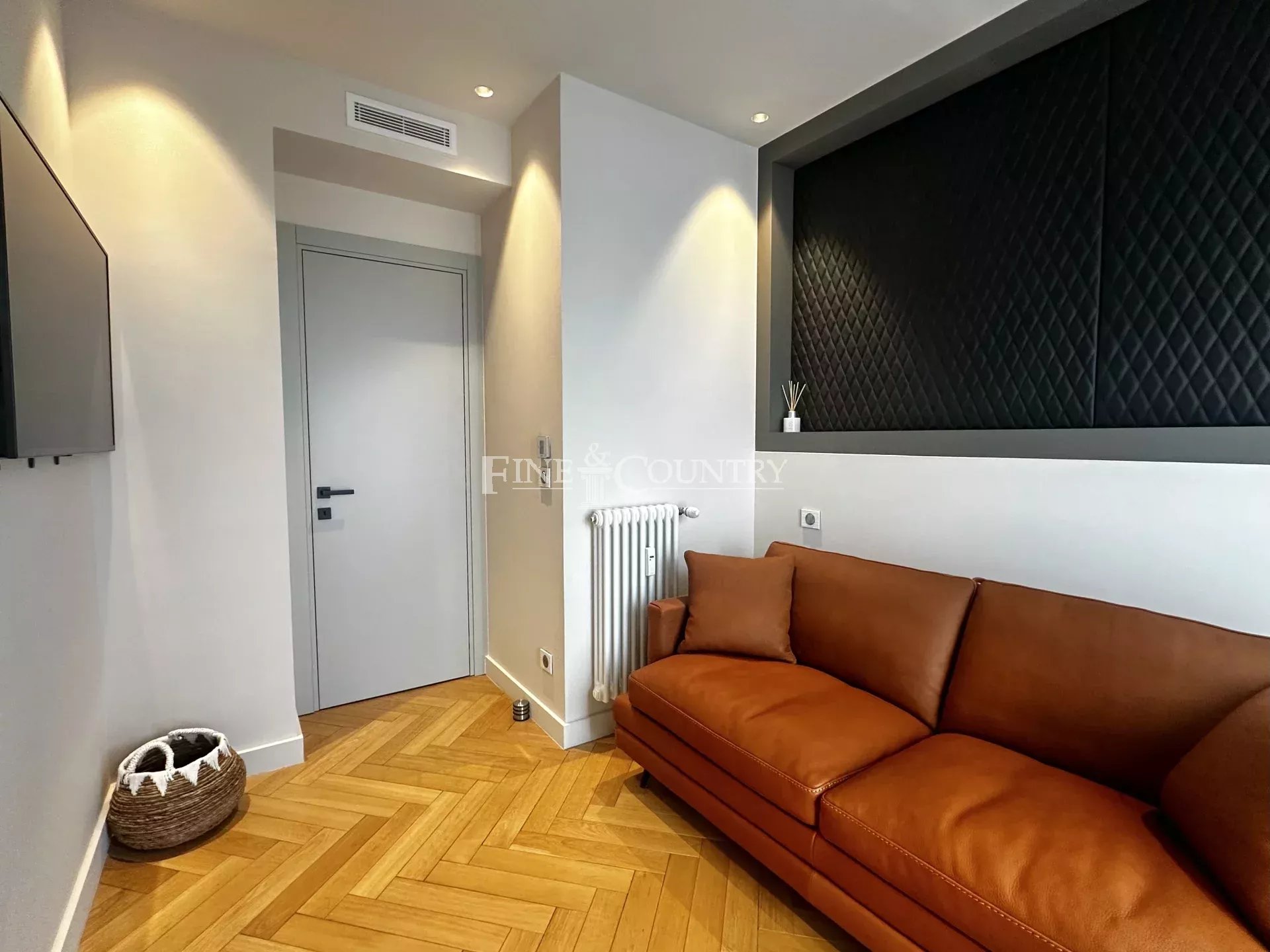 Photo of Topfloor apartment for sale in the Banane, Cannes