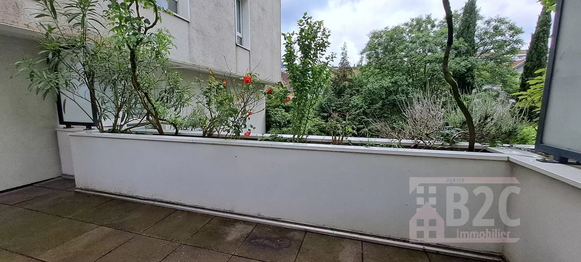 Agence immobilière de 