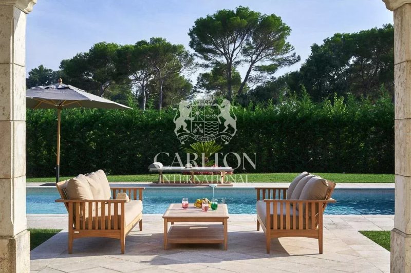Mougins