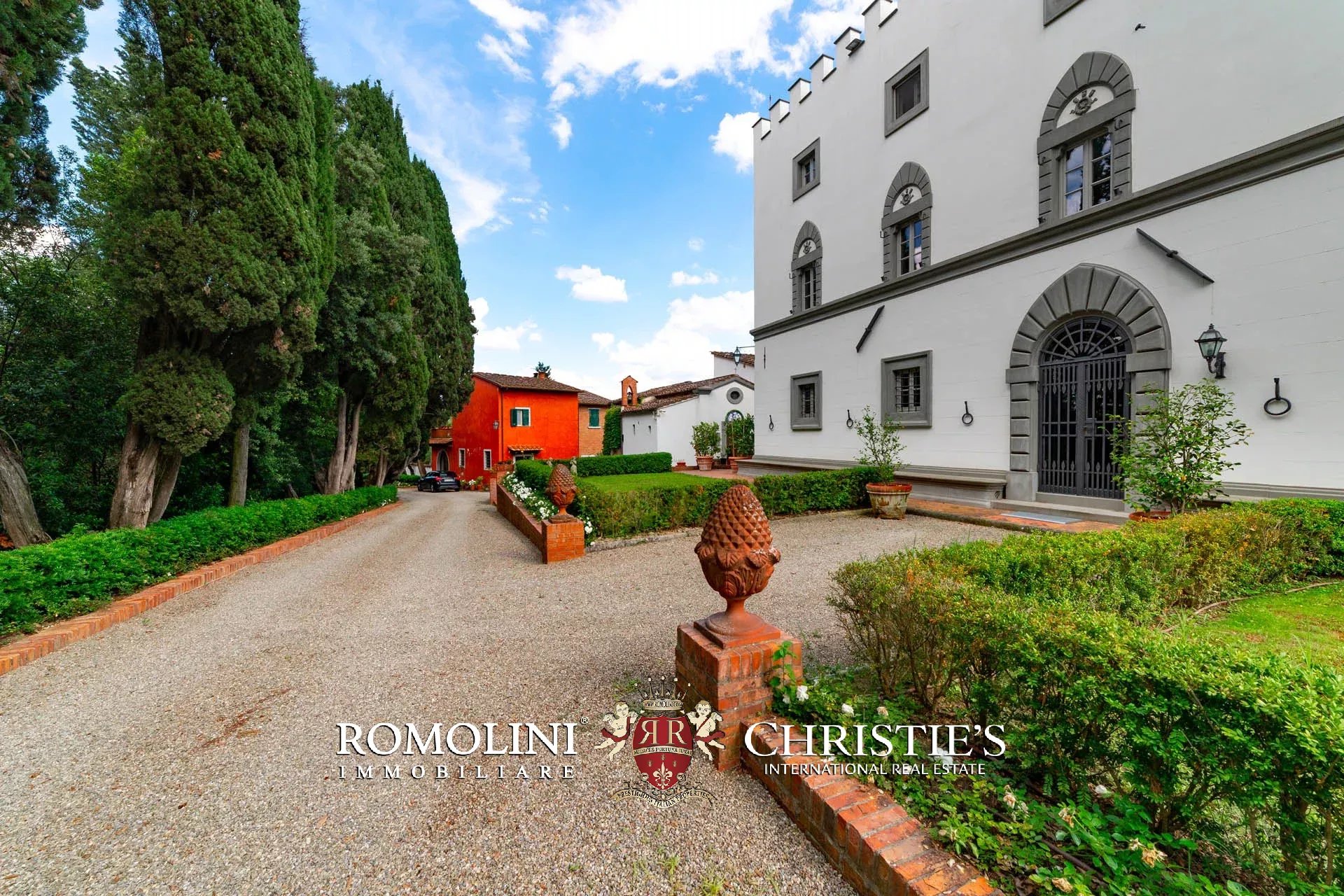 9 Bedroom Chateau's Image 18