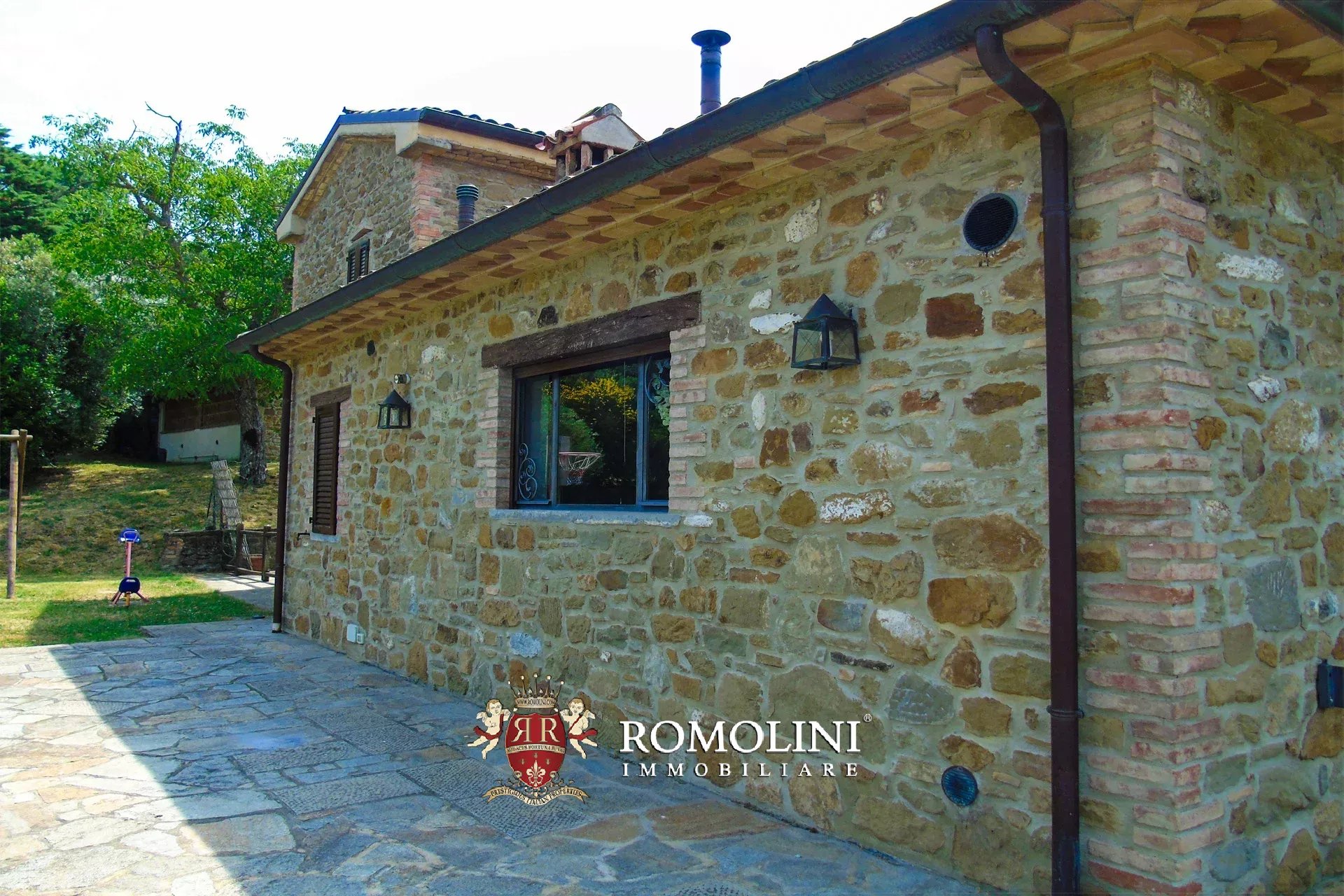 11 Bedroom Villa/Townhouse's Image 9