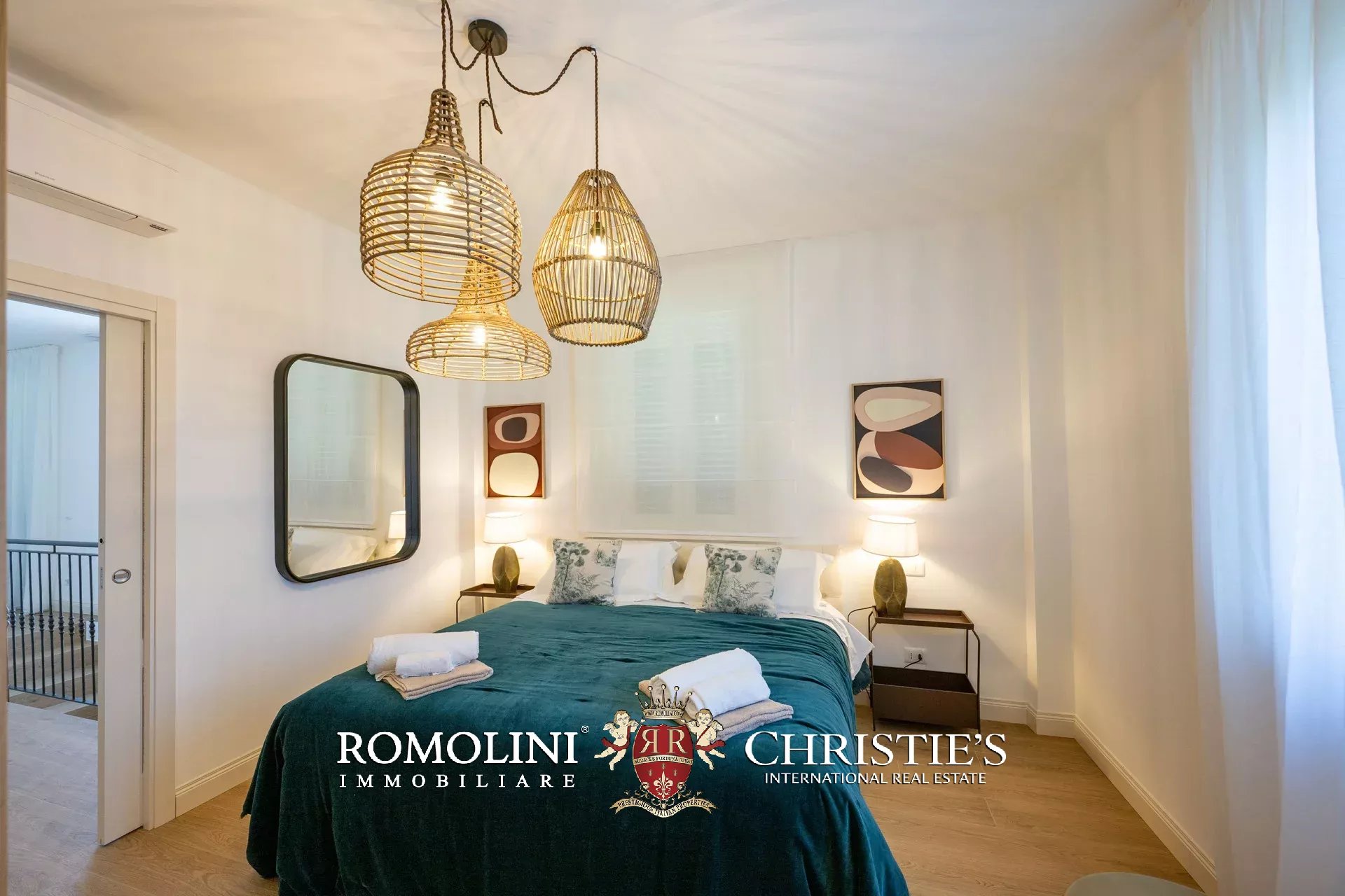 6 Bedroom Villa/Townhouse's Image 45